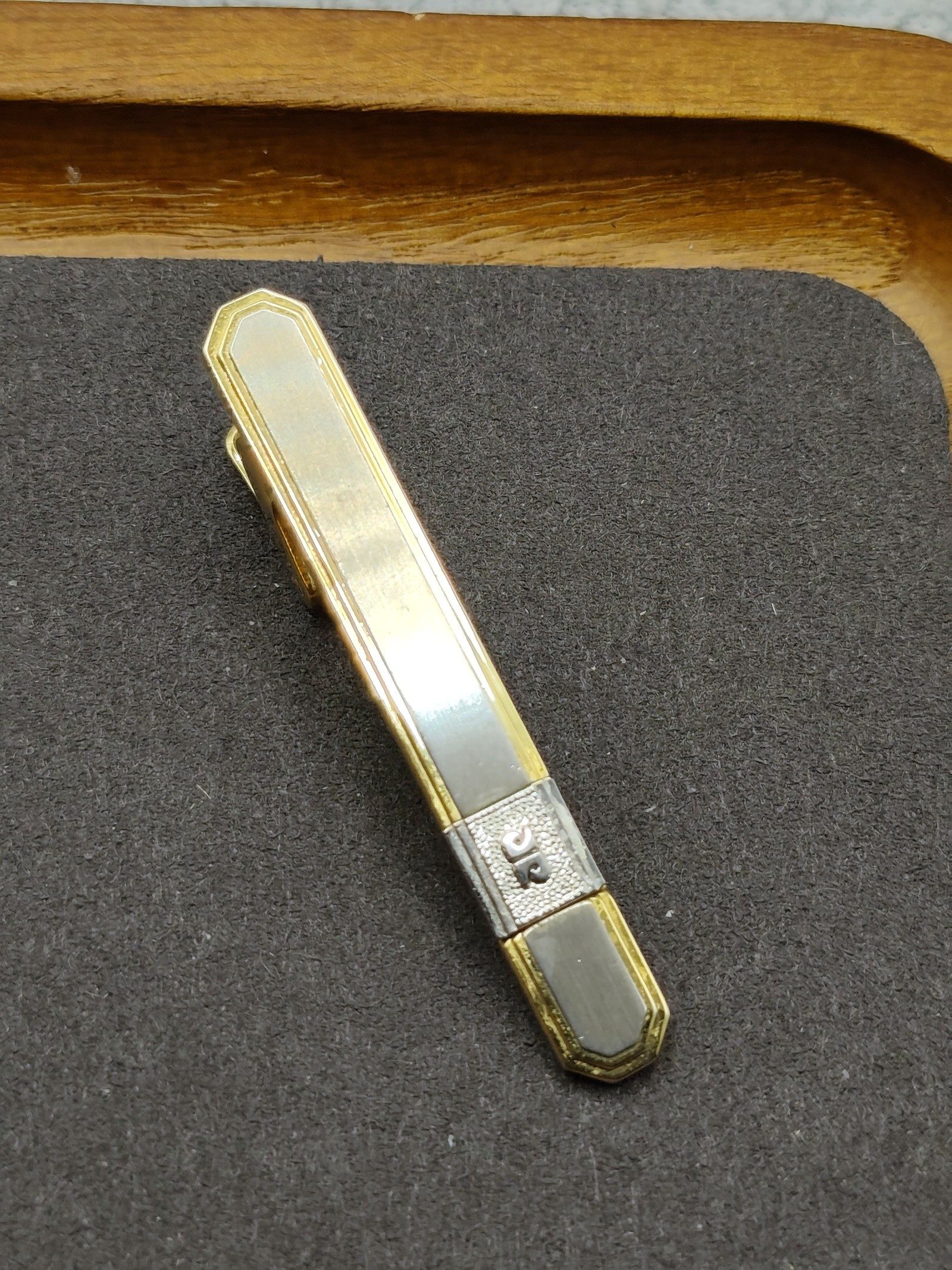 Pierre Cardin Gold Tone Tie Clip with Box image 10