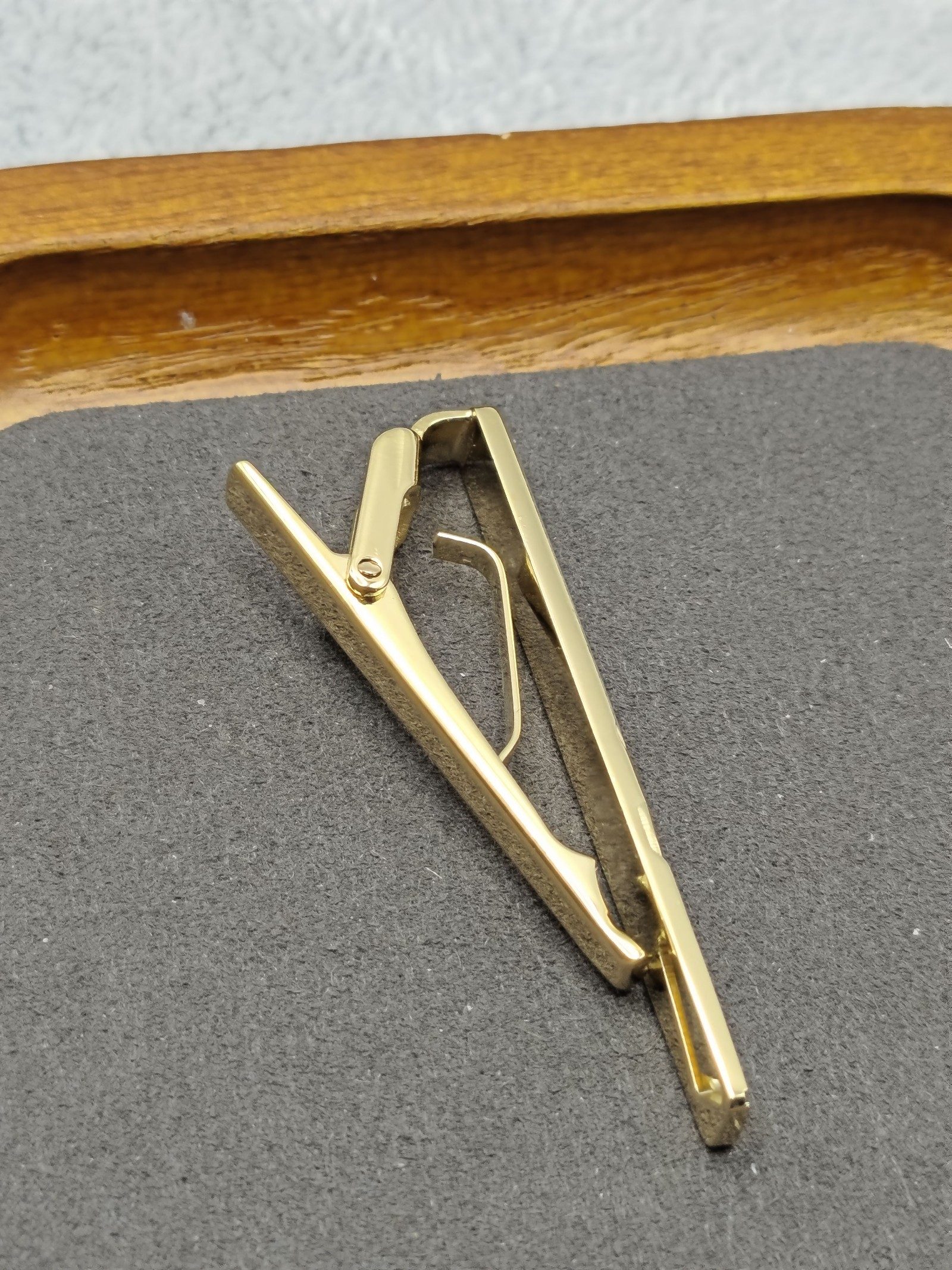 G. Valentino Gold & Silver Tone Tie Clip image 6