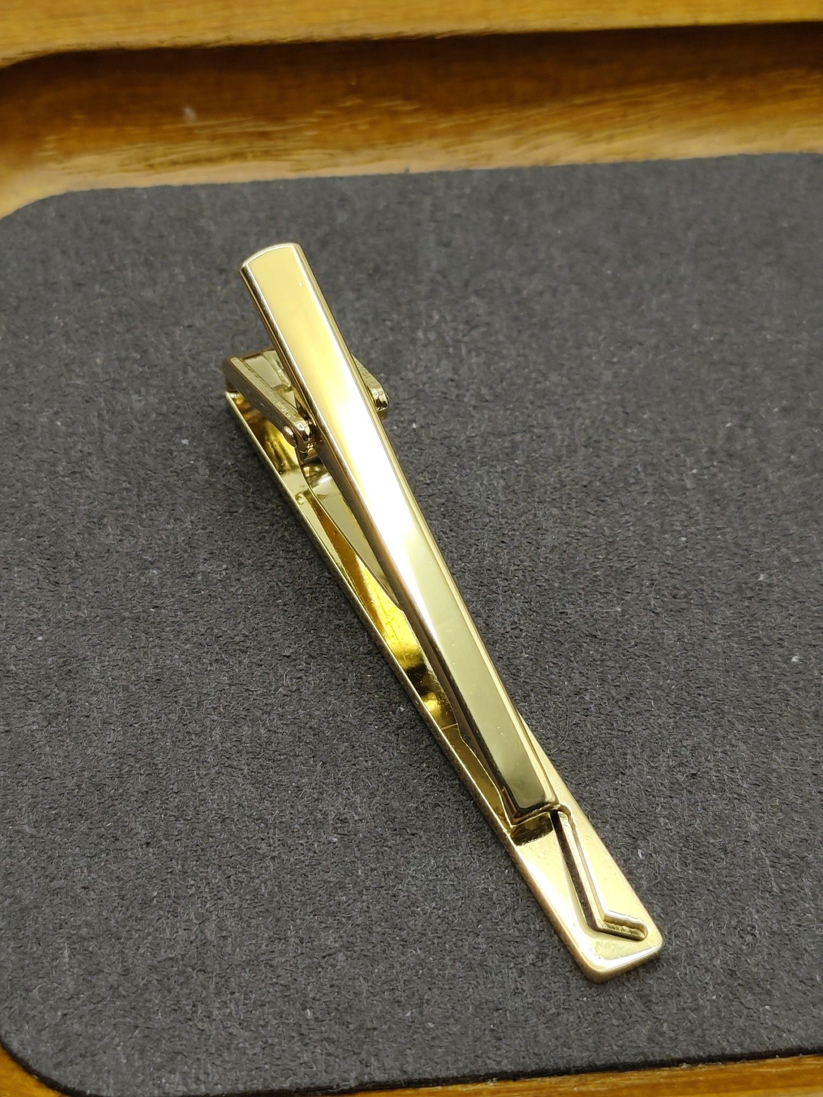 G. Valentino Gold & Silver Tone Tie Clip image 7