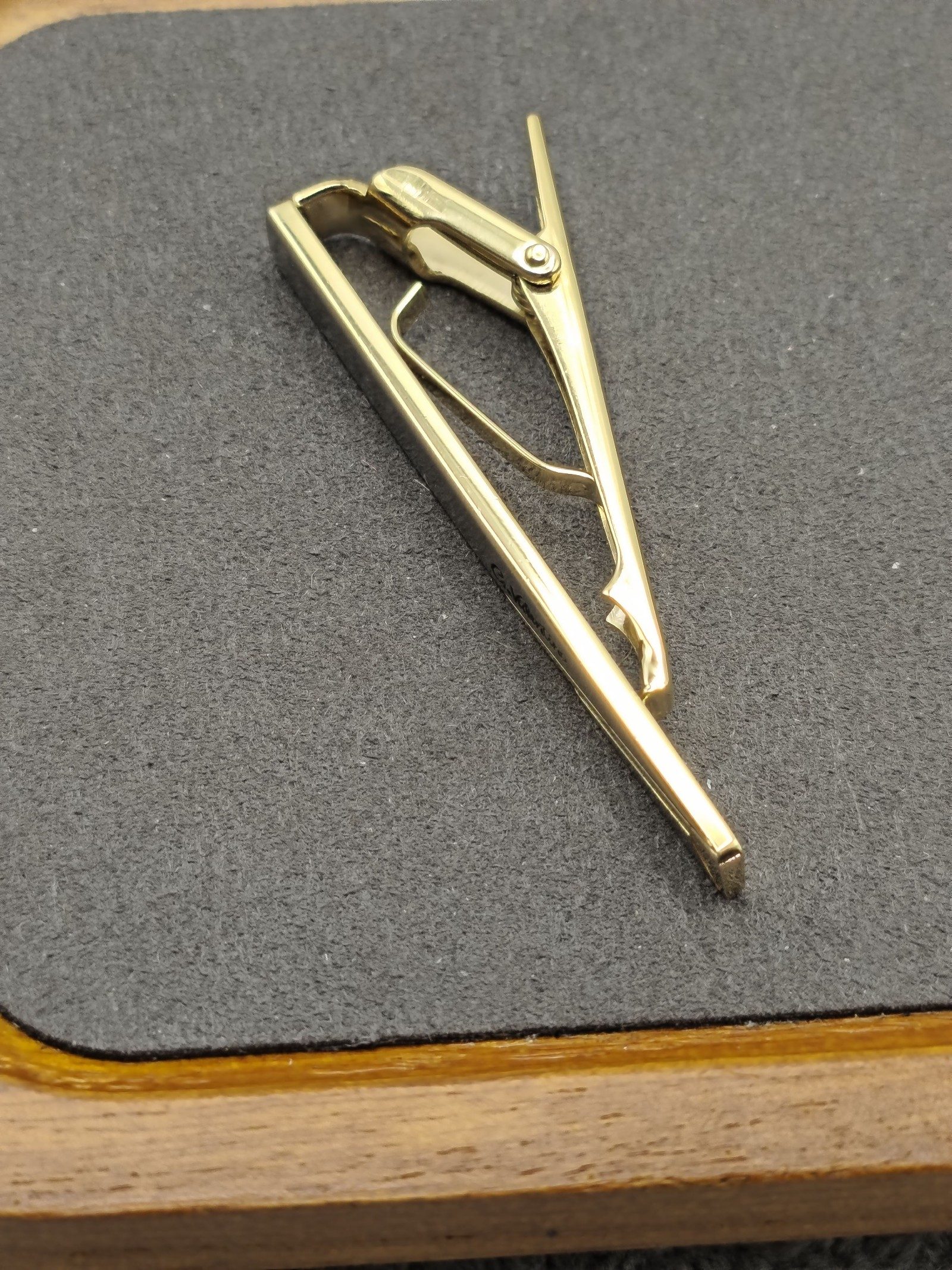 G. Valentino Gold & Silver Tone Tie Clip image 8