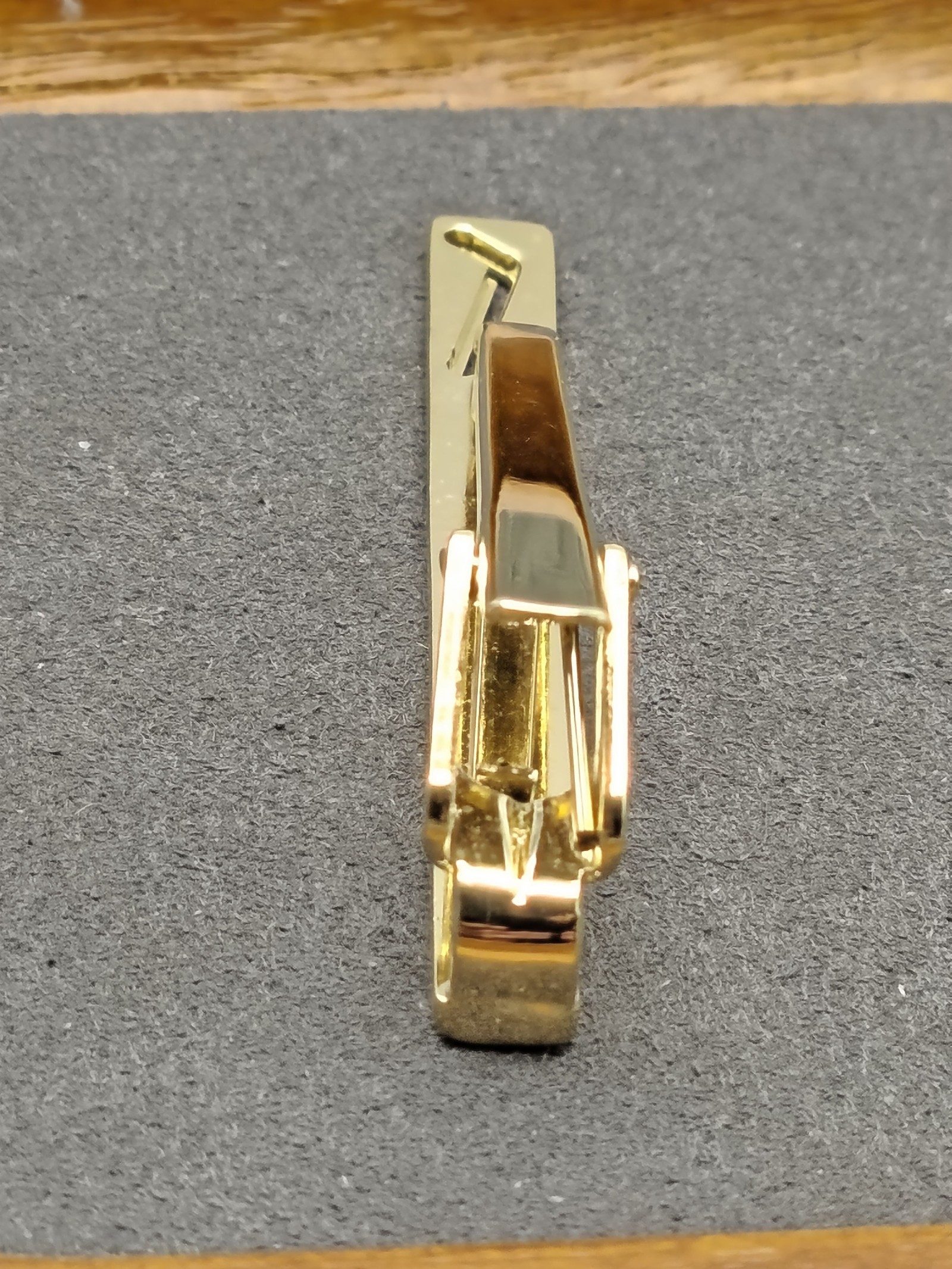 G. Valentino Gold & Silver Tone Tie Clip image 9