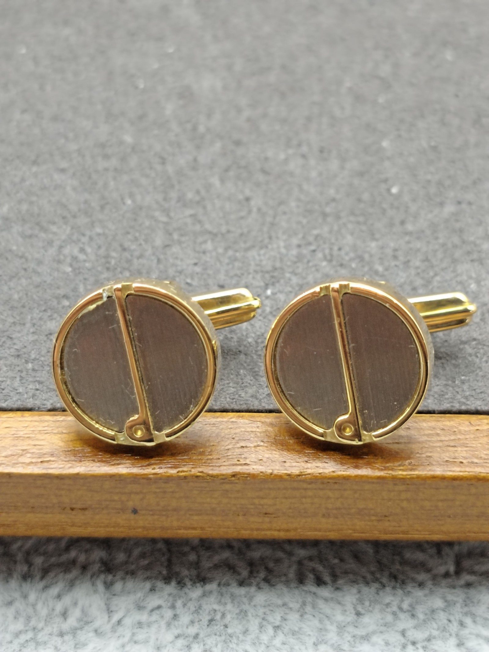 Dunhill Gold & Brown Circular Cufflinks with Original Box image 7