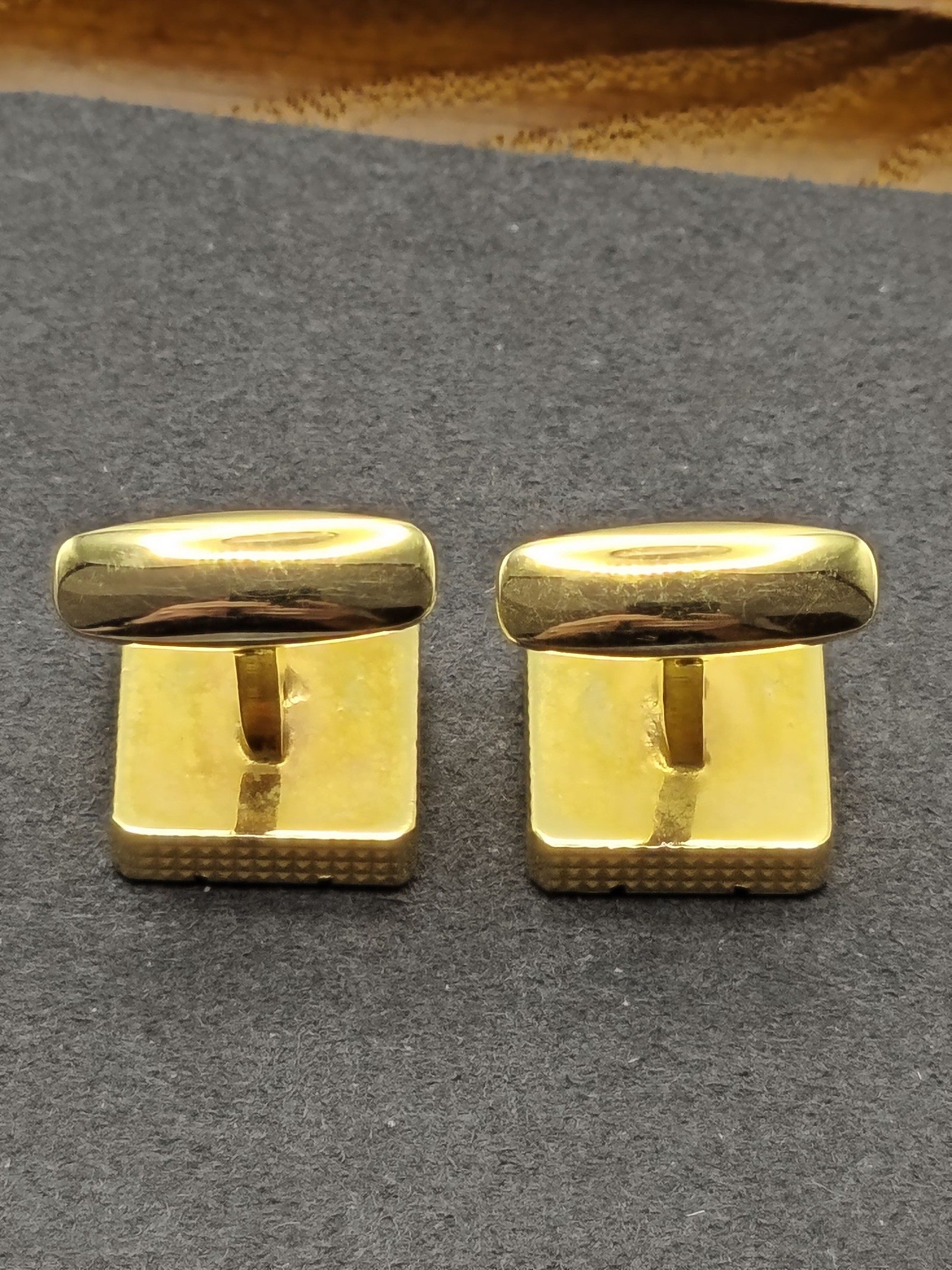 Yves Saint Laurent Gold Tone Logo Cufflinks & Tie Clip Set image 8