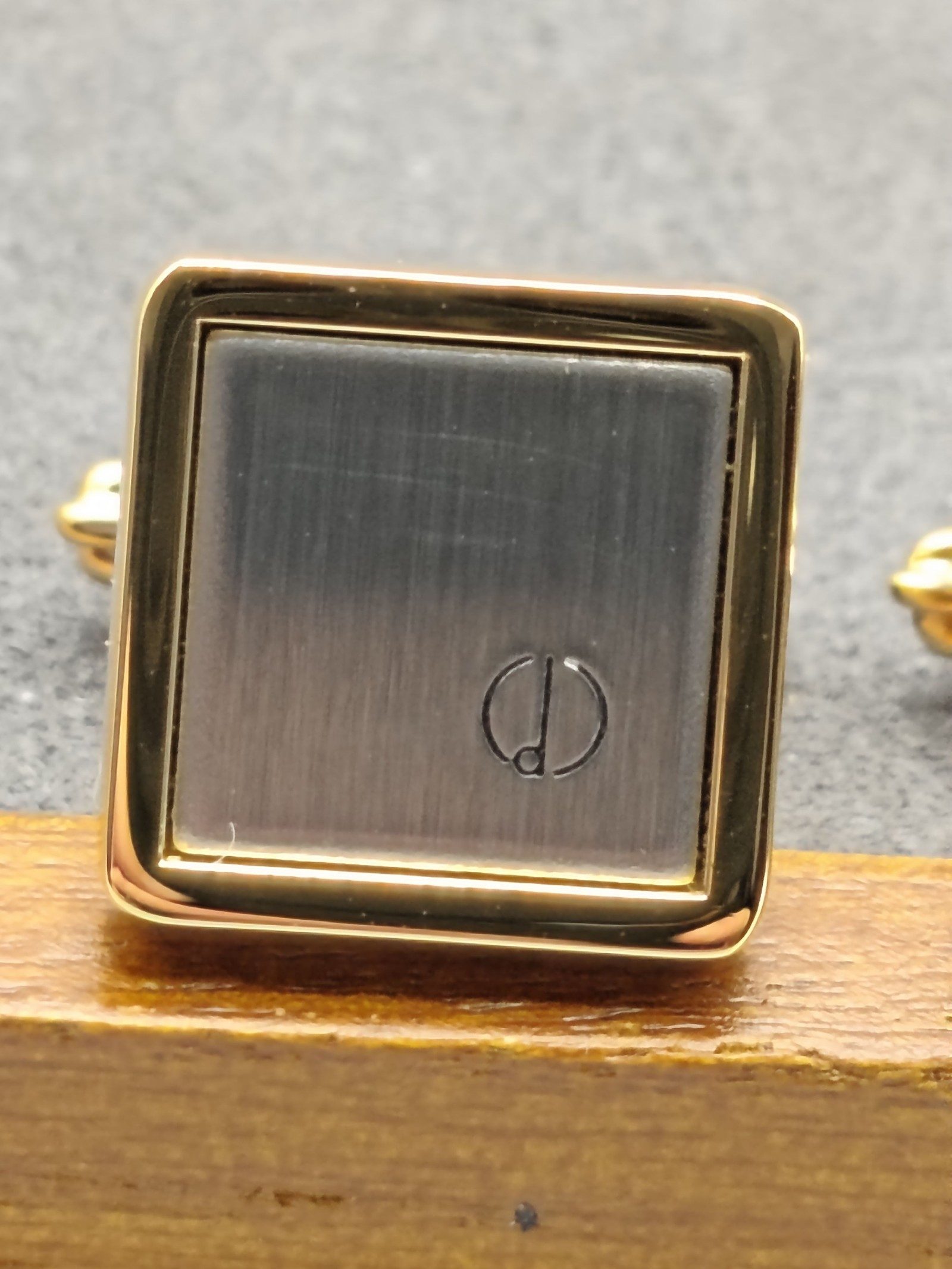 Dunhill Gold Tone & Brown Cufflinks & Tie Clip Set image 7