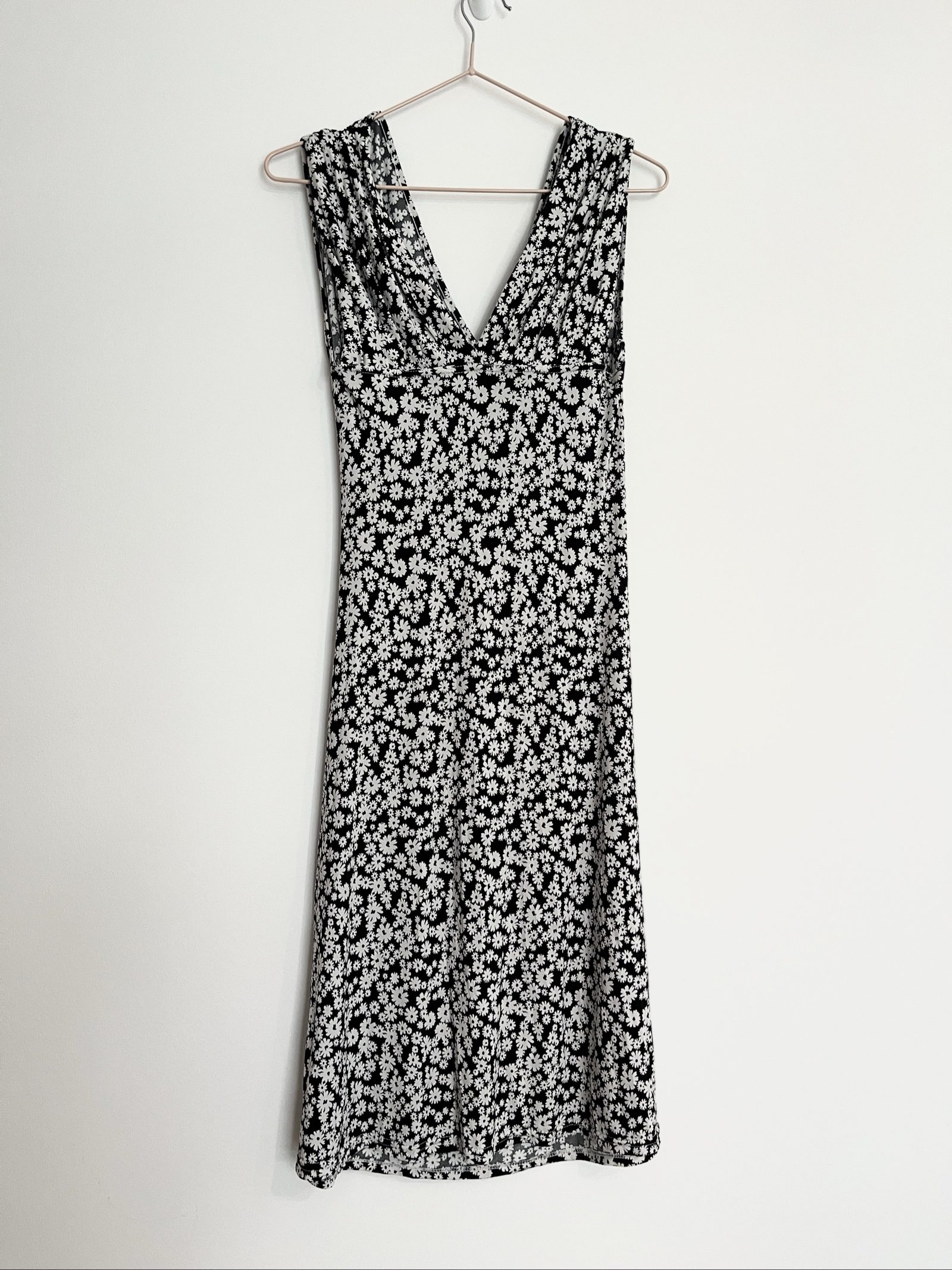 Romeo Pour Juliette Black & White Floral Faux Wrap Dress - 42 image 3
