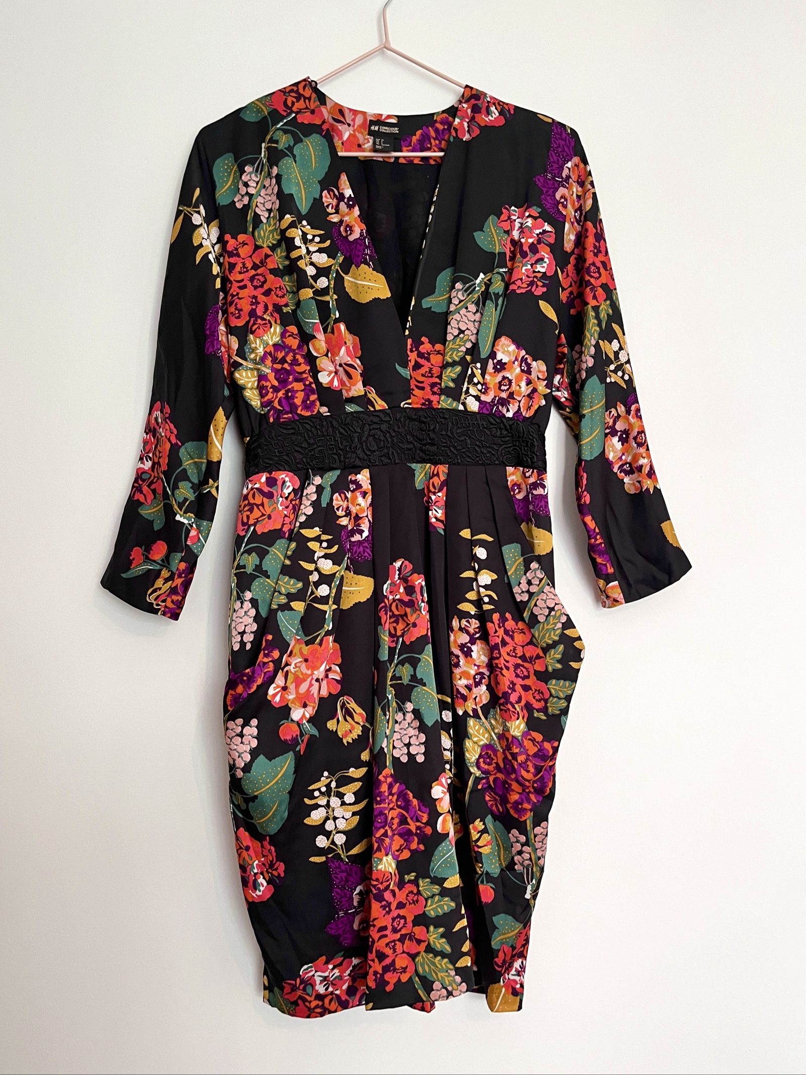 H&M Conscious Collection Black Floral V Neck Dress - 36