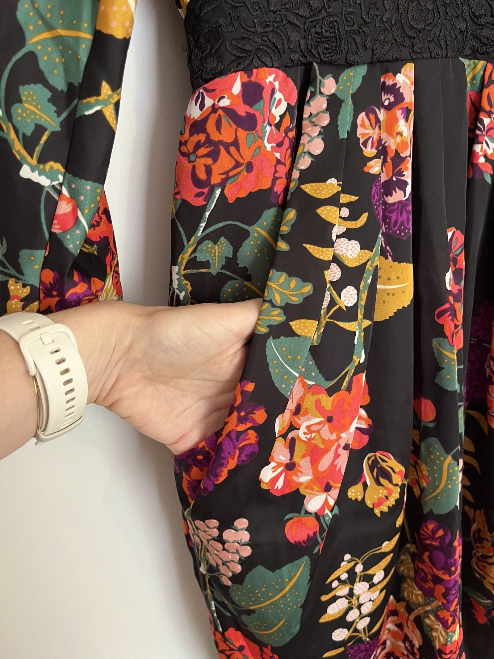 H&M Conscious Collection Black Floral V Neck Dress - 36 image 4
