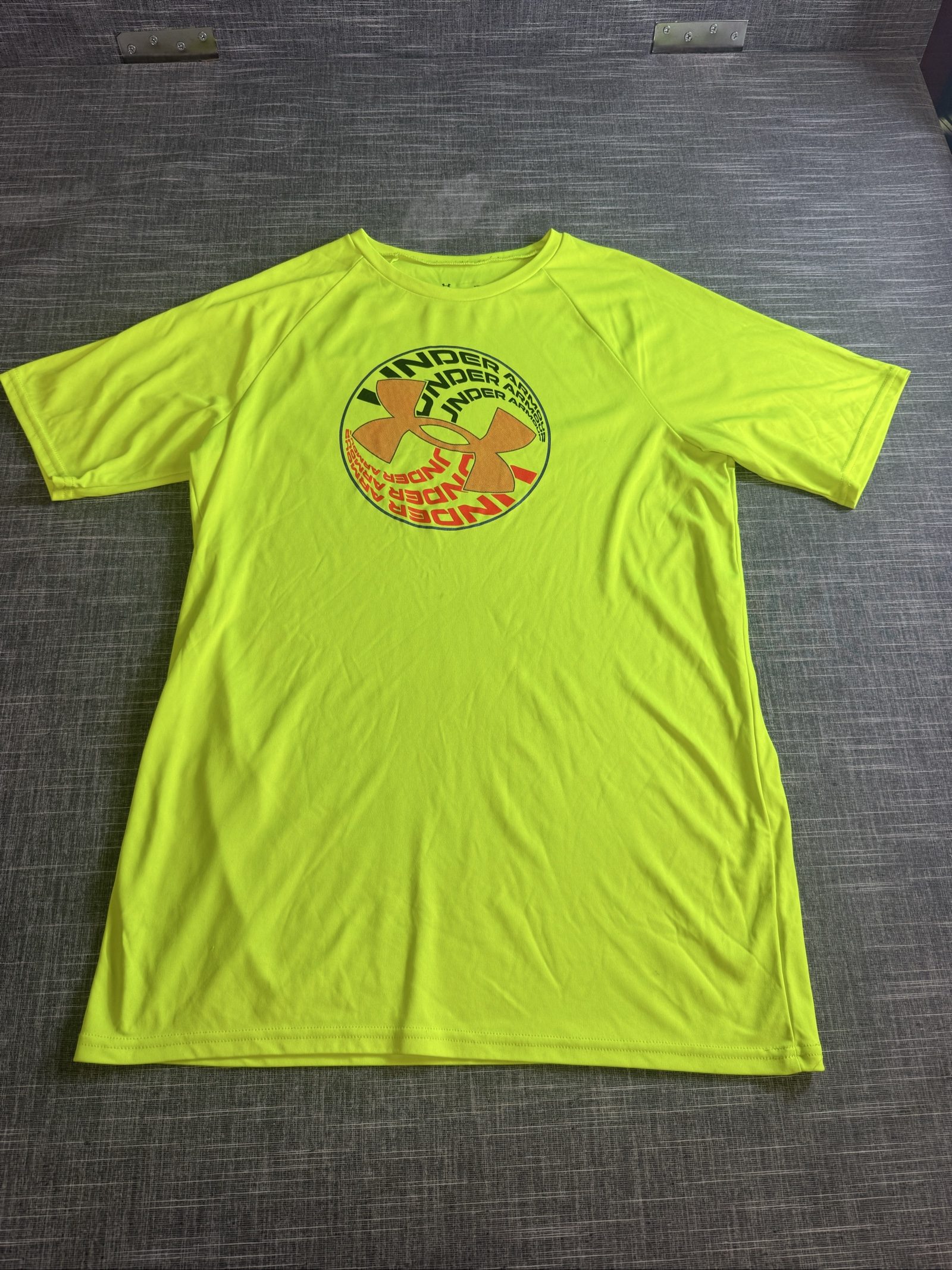 Under Armour Men’s Loose Fit HeatGear T-Shirt YXL Yellow Neon Logo