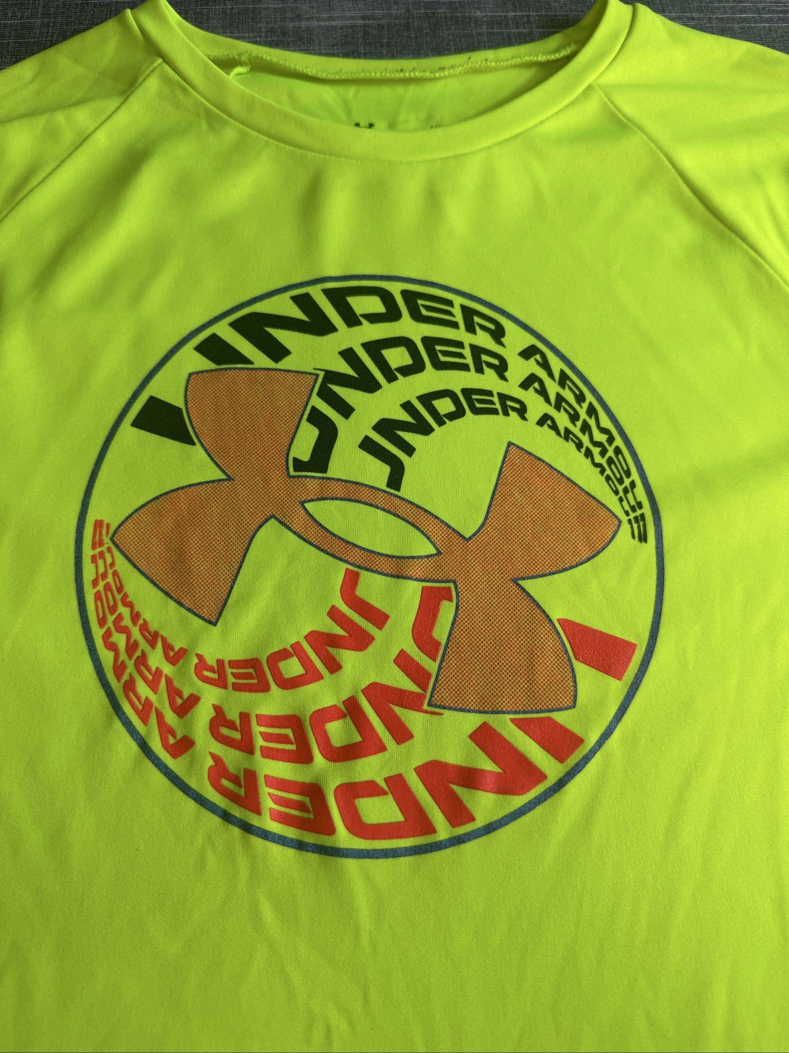Under Armour Men’s Loose Fit HeatGear T-Shirt YXL Yellow Neon Logo image 2