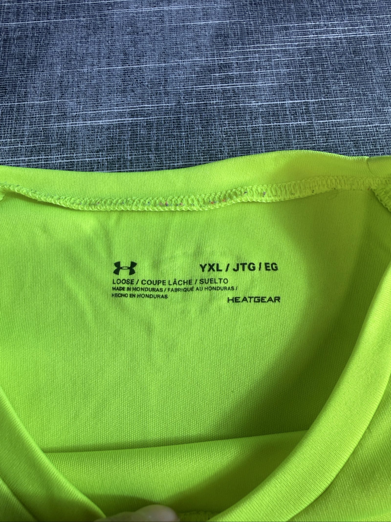 Under Armour Men’s Loose Fit HeatGear T-Shirt YXL Yellow Neon Logo image 3