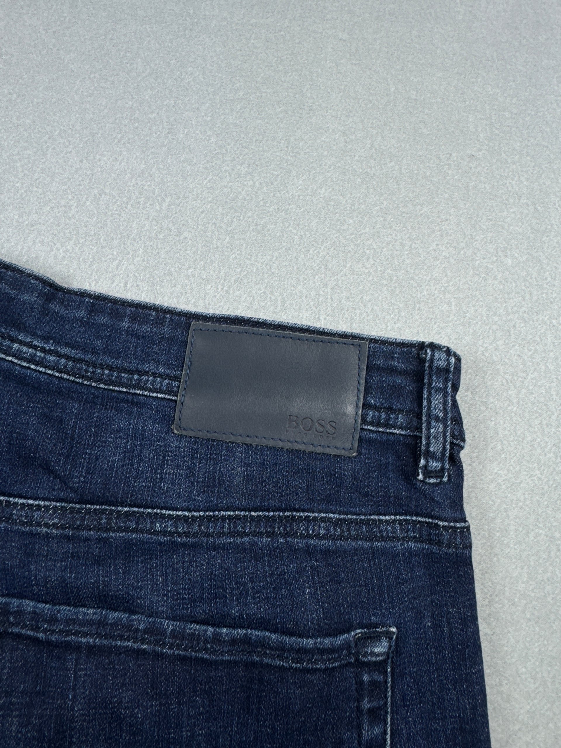 Hugo Boss Men's Blue Denim 606 Tapered Slim Stretch Jeans W36 L32 image 5