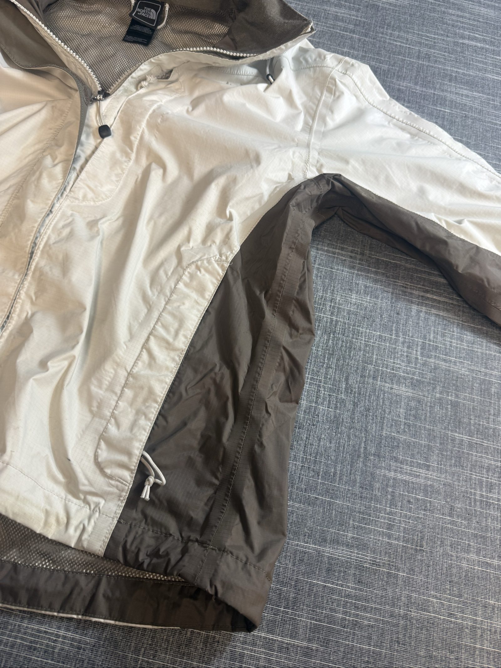 The North Face Women’s Waterproof Hooded Jacket Small Beige Brown image 4