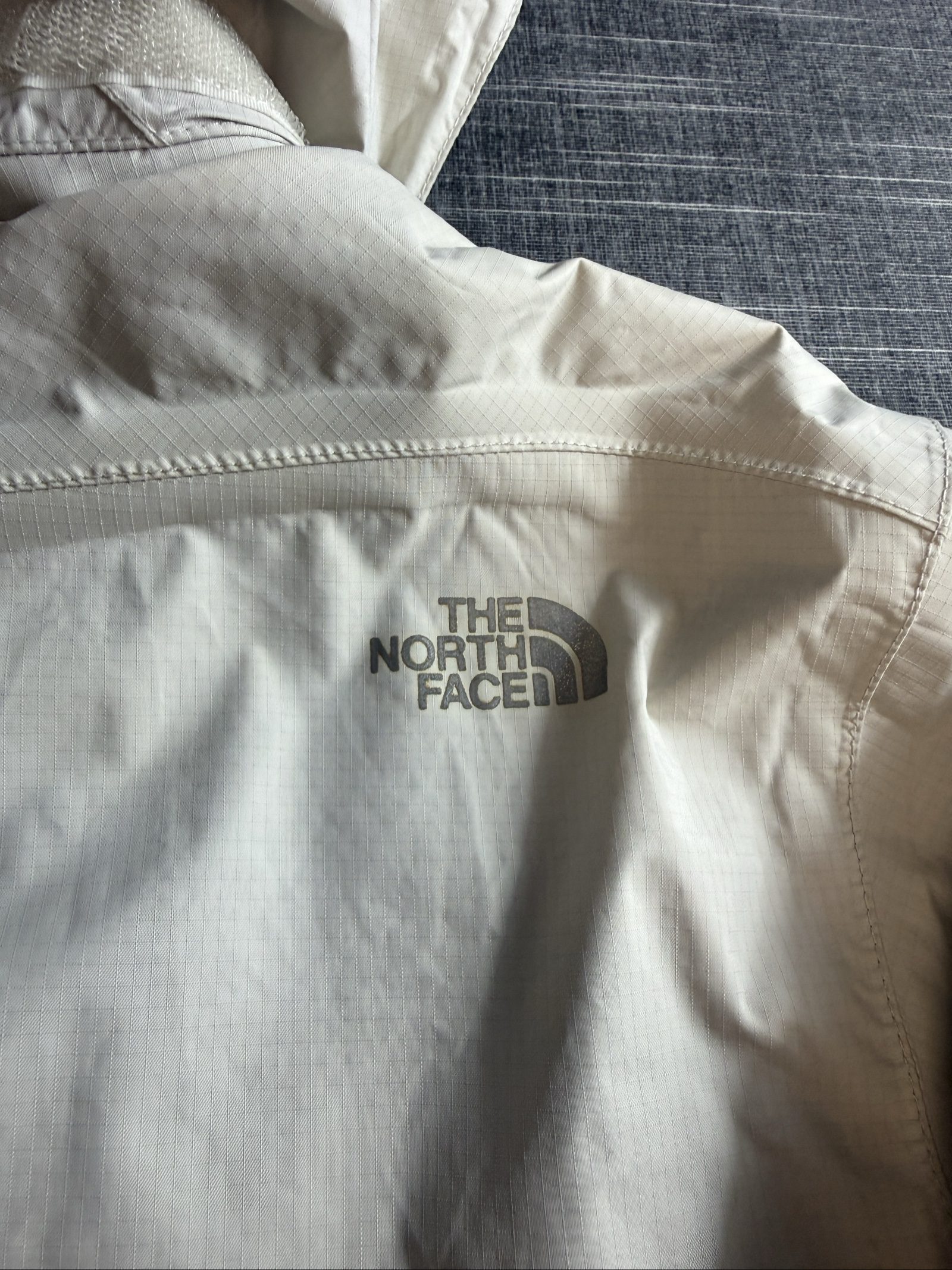 The North Face Women’s Waterproof Hooded Jacket Small Beige Brown image 7