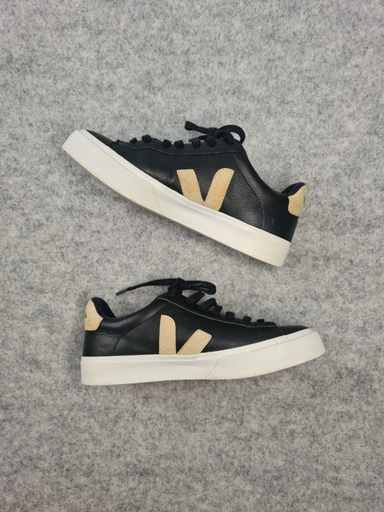 Veja Womens Black Leather Trainers Size 4