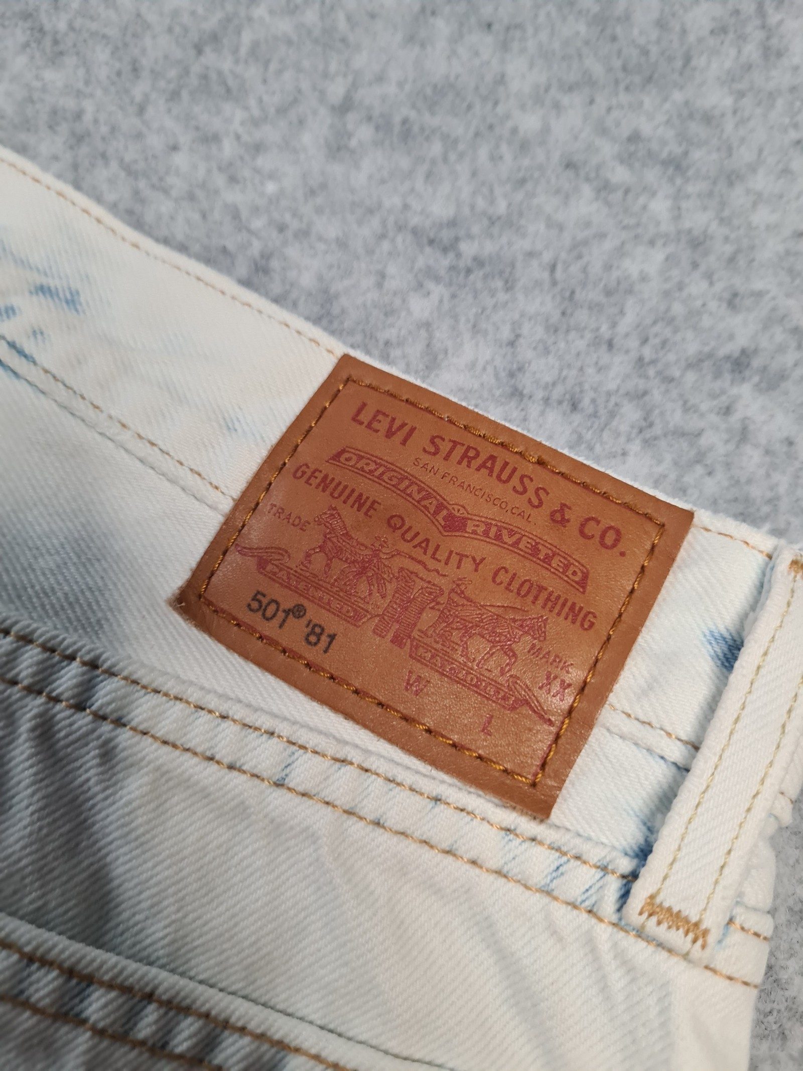 Levi's 501 Big E Men's Jeans W30 L31 White Blue Wash 1122 image 3