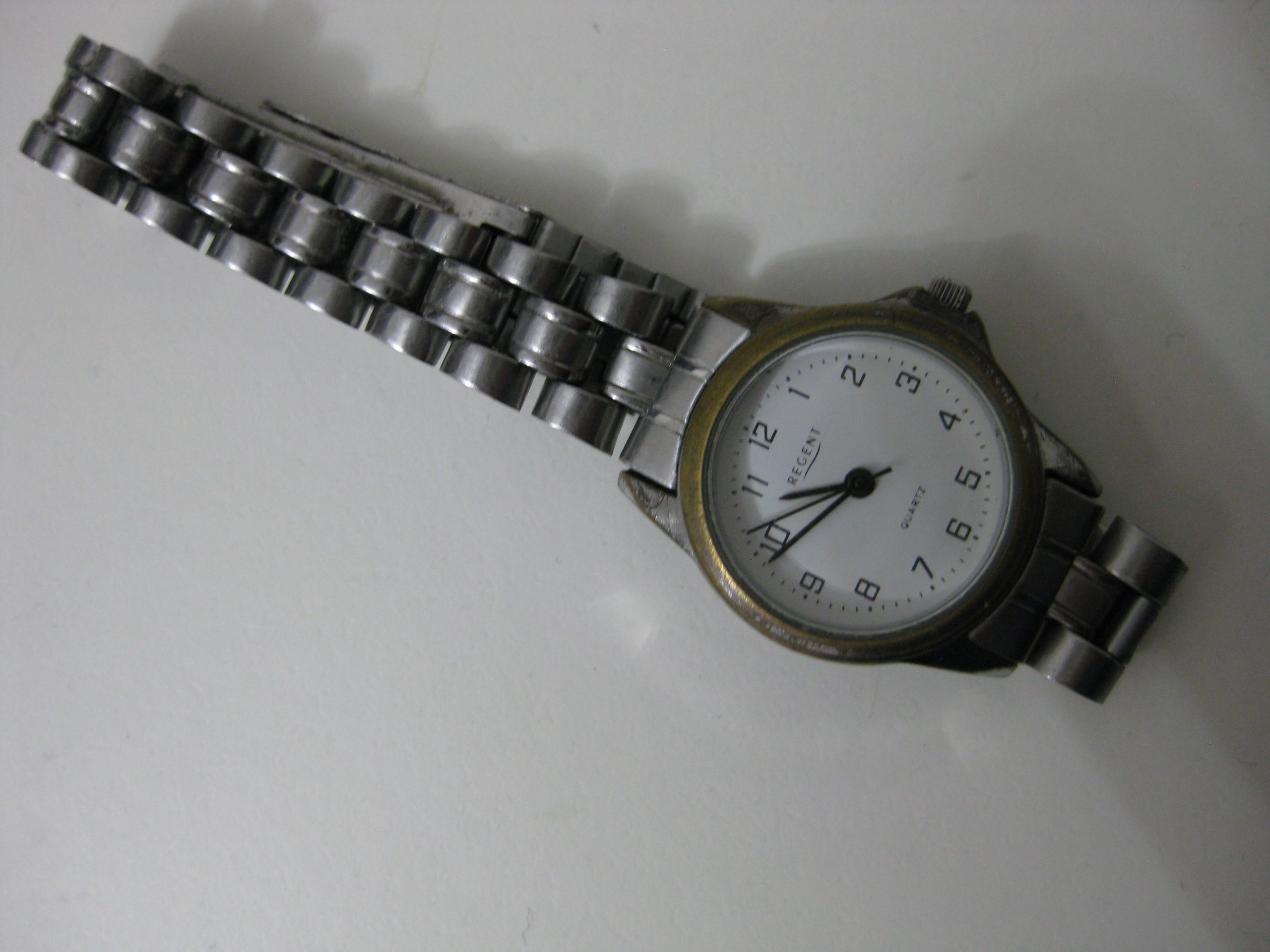 Regent Silver Tone Quartz Wristwatch White Dial Unisex image 3