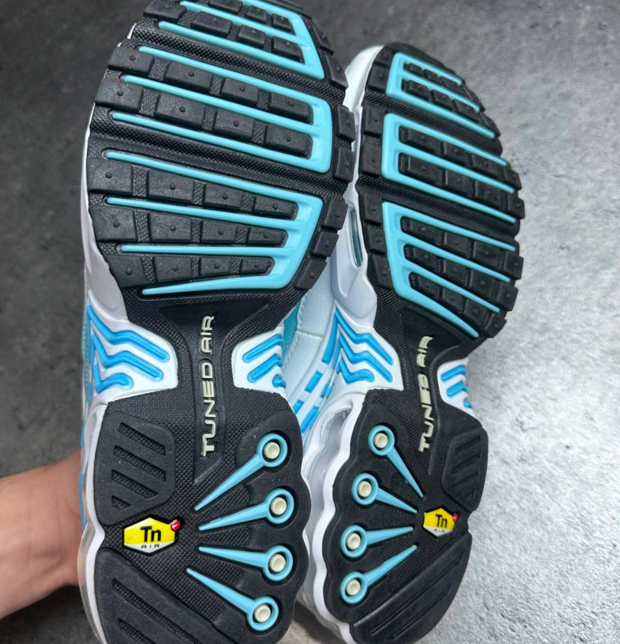 Nike White & Blue Air Max Plus Sneakers US 9 image 5