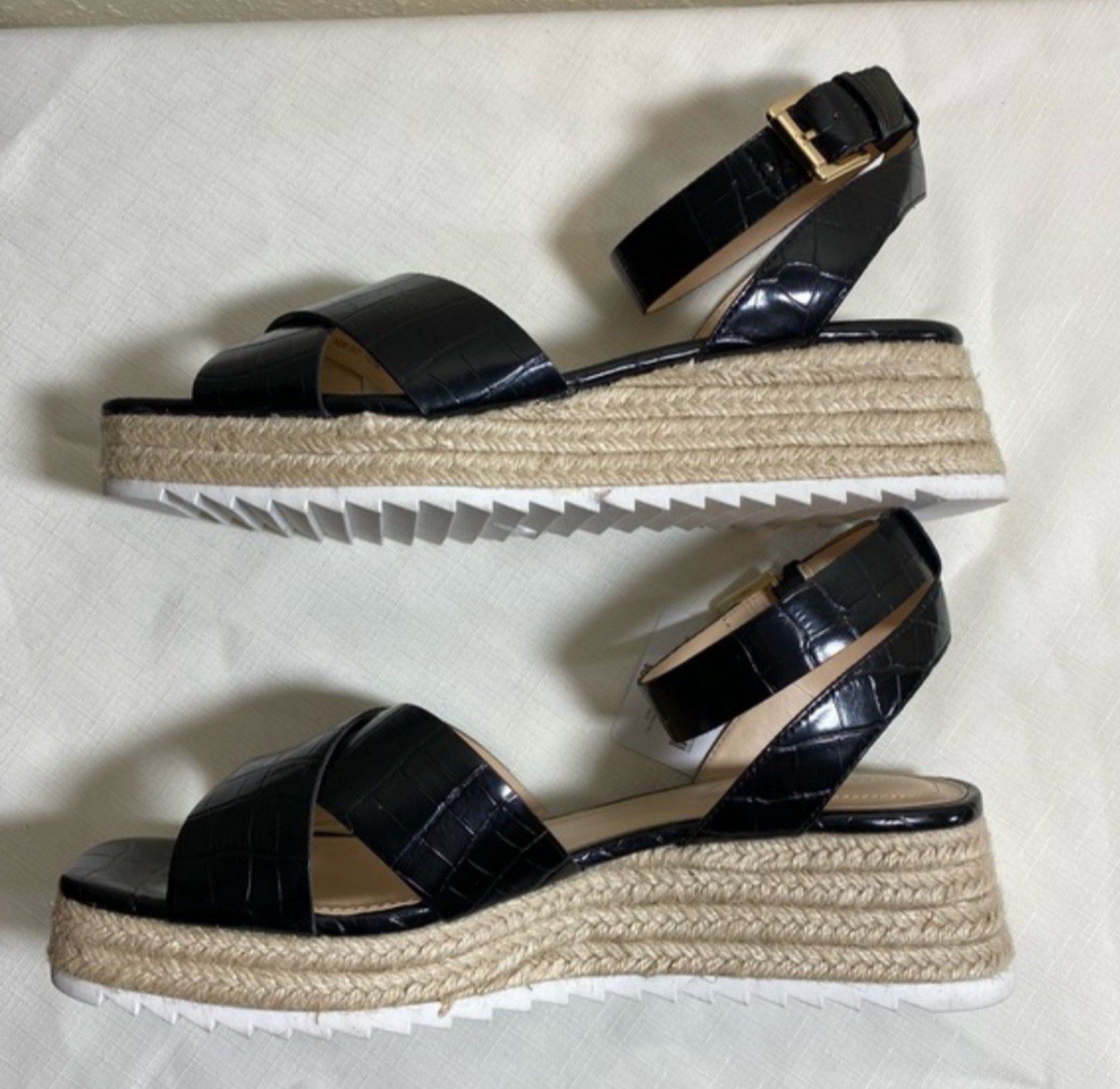 Vince Camuto Black Croc Effect Wedge Sandals Size 8 Heel 3.25 in