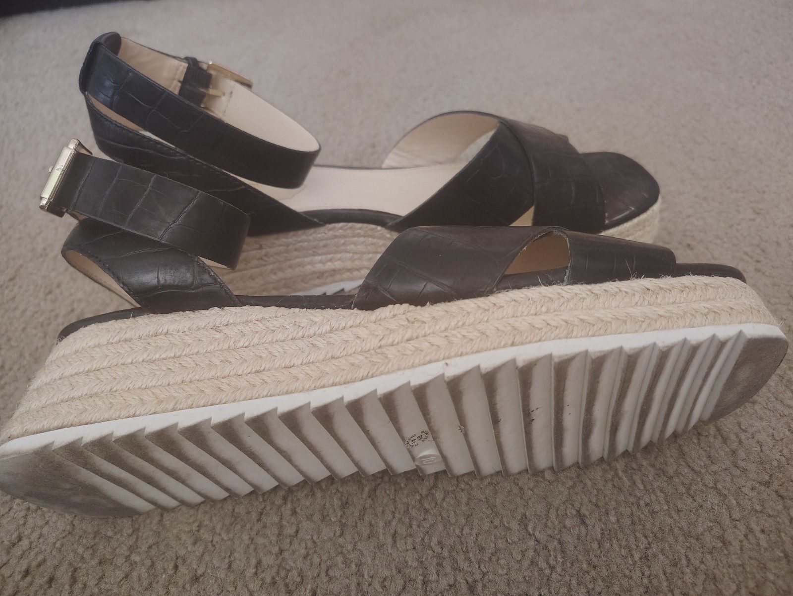 Vince Camuto Black Croc Effect Wedge Sandals Size 8 Heel 3.25 in image 2