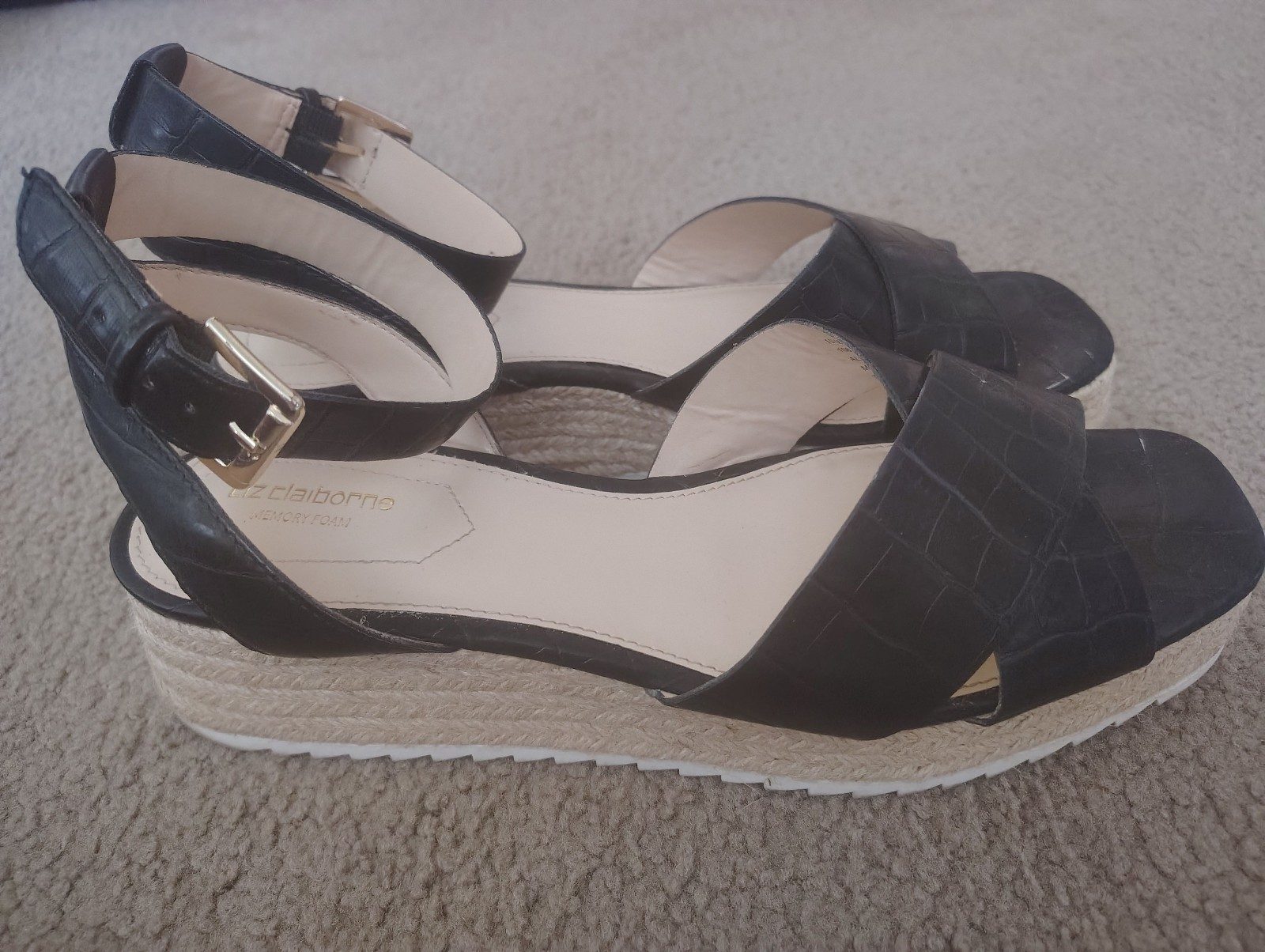 Vince Camuto Black Croc Effect Wedge Sandals Size 8 Heel 3.25 in image 3