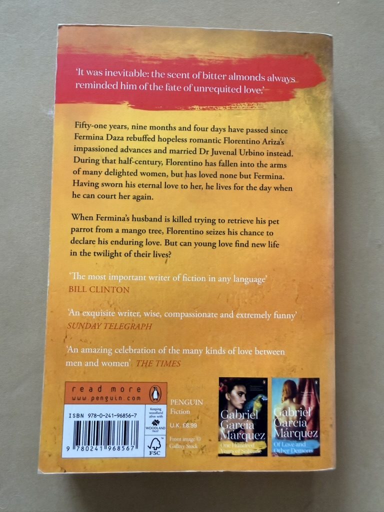 Gabriel Garcia Marquez Love in the Time of Cholera Paperback Novel image 2