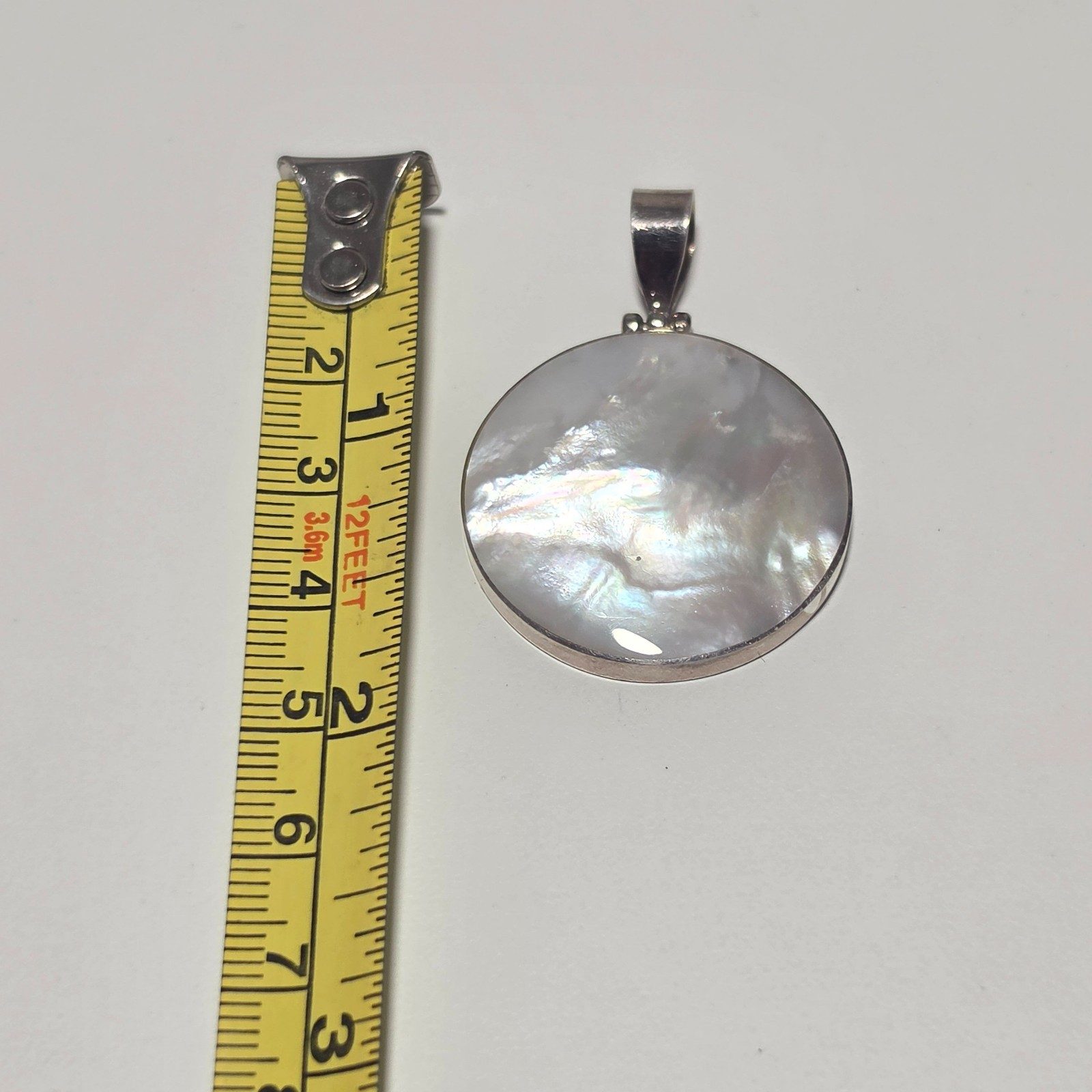 925 Silver White Mother of Pearl Round Pendant.b6 image 2