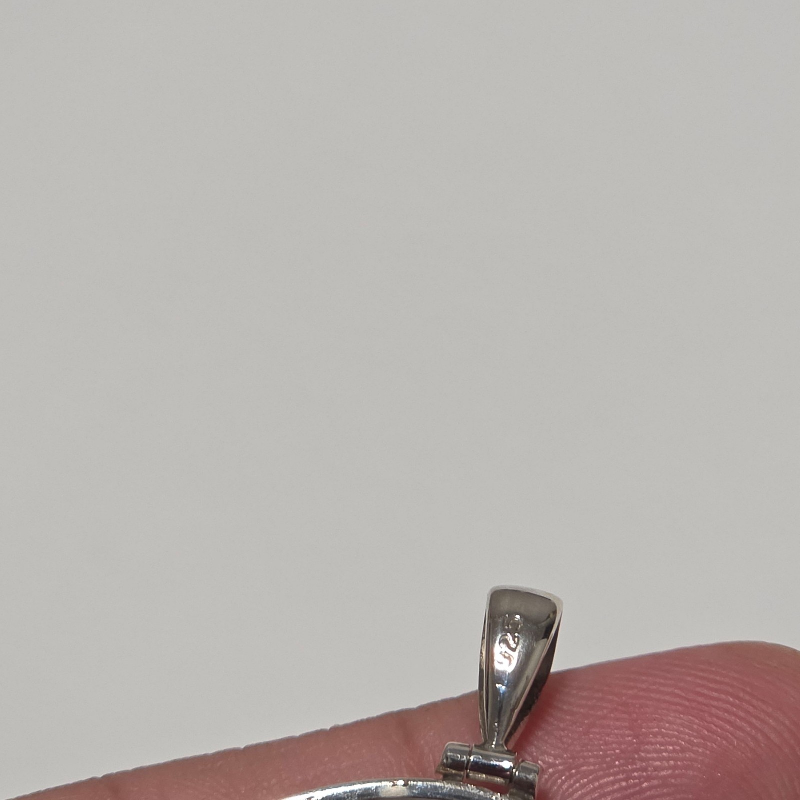 925 Silver & Mother of Pearl Round Pendant.b6 image 4