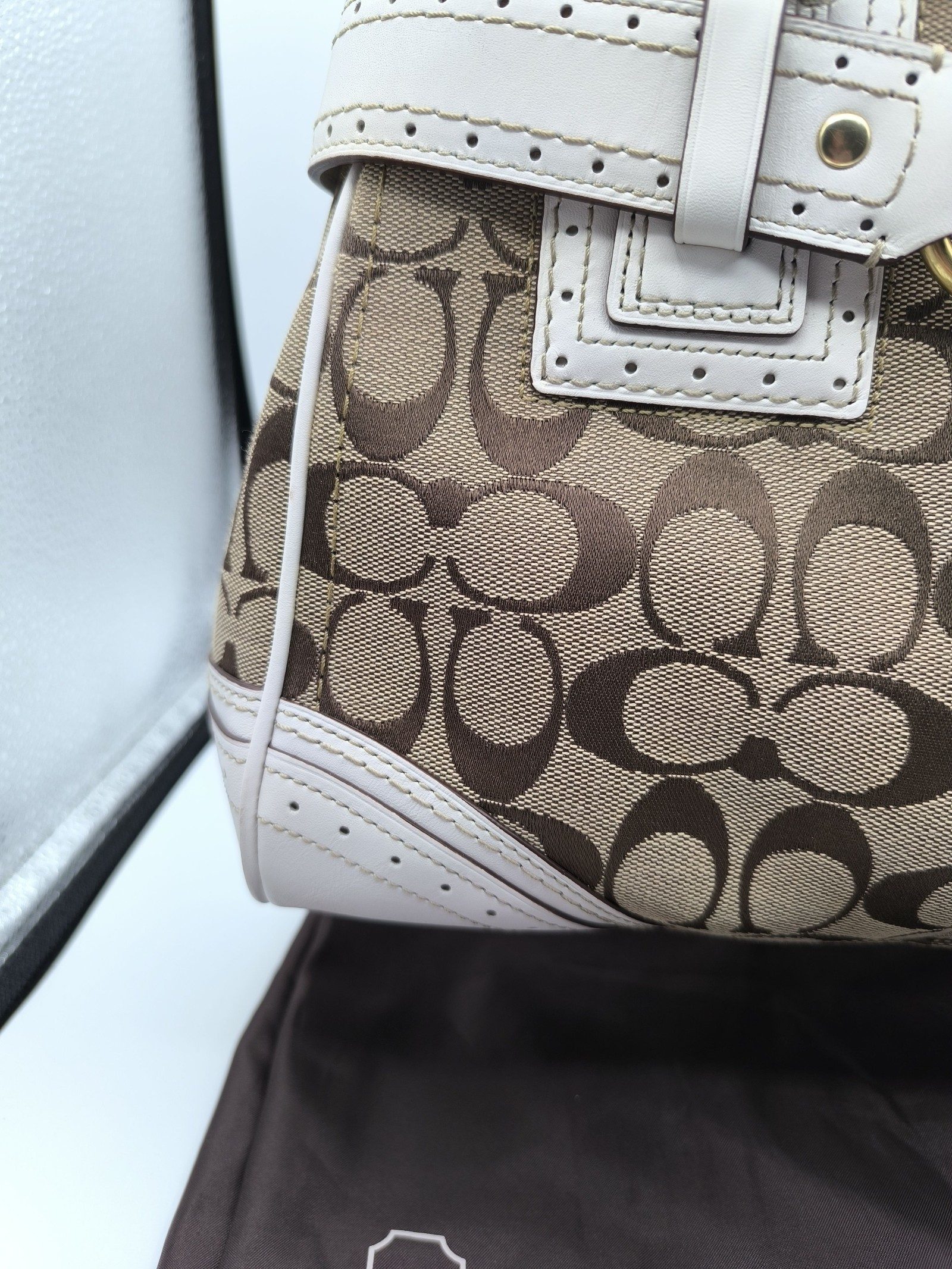Coach Brown & White Signature Canvas Tote Shoulder Bag image 7