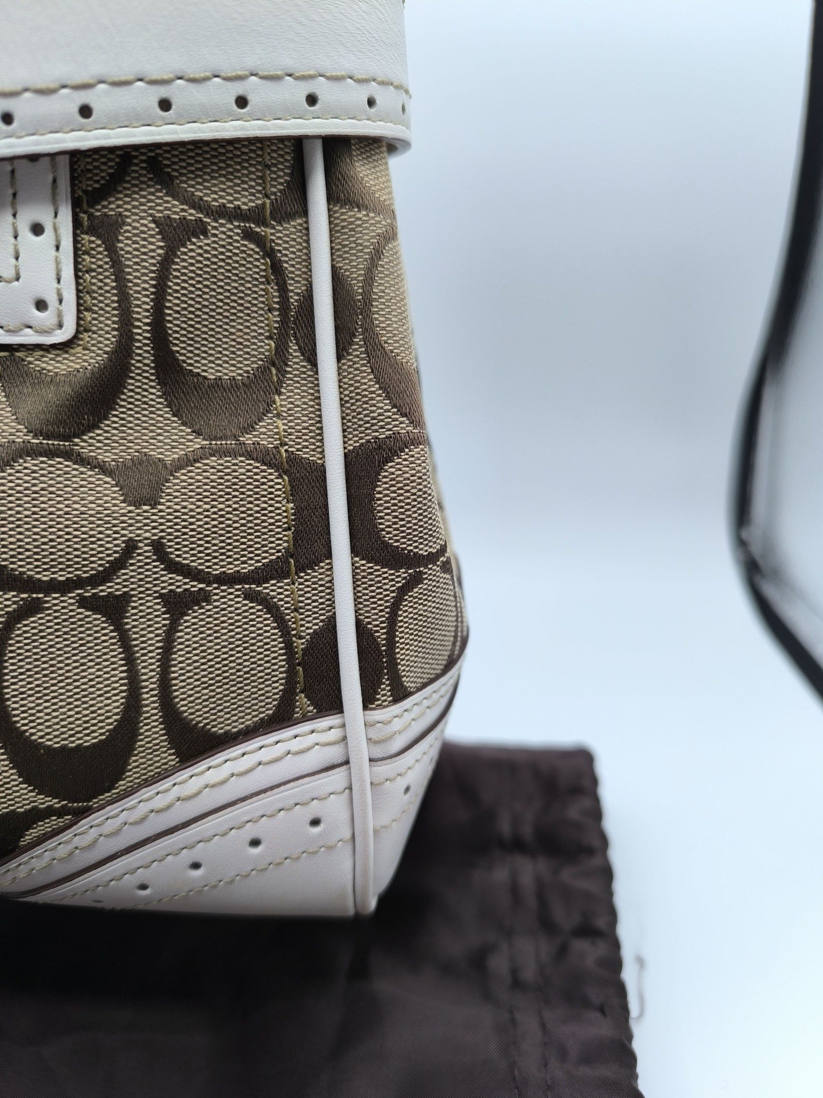 Coach Brown & White Signature Canvas Tote Shoulder Bag image 8
