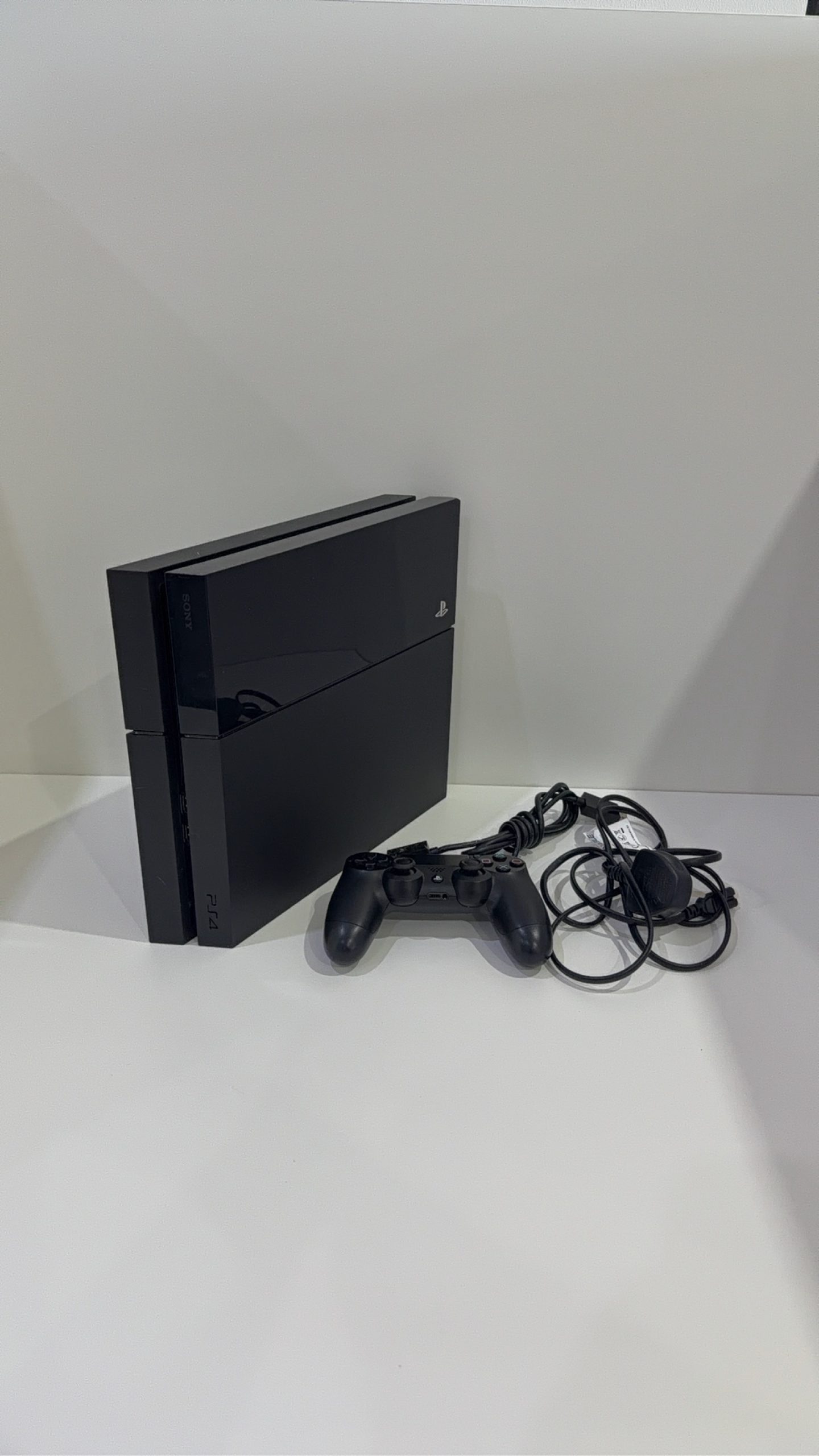 Sony PlayStation 4 PS4 500GB Black Console With Controller & Power Cable