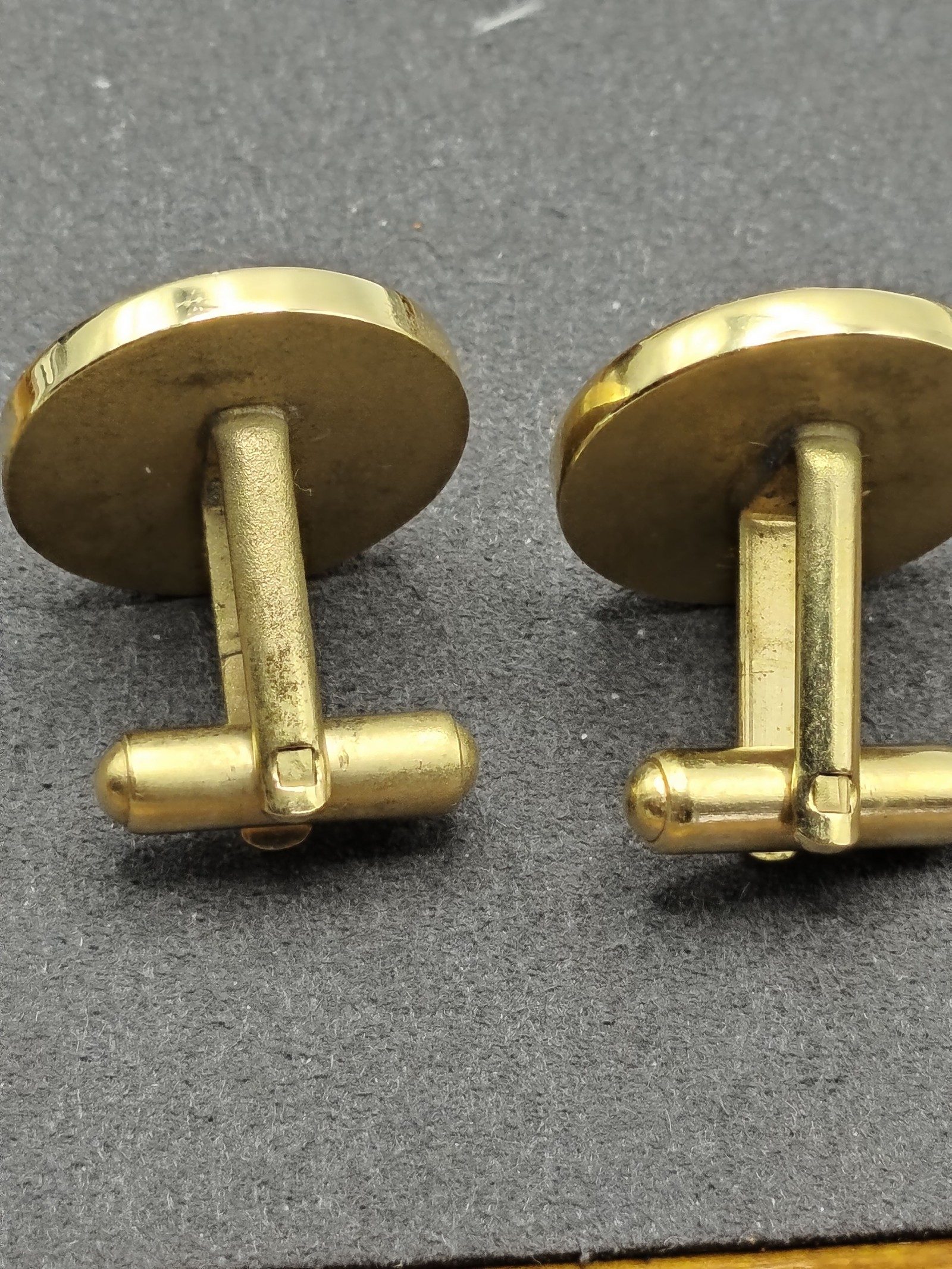 Dunhill Gold Tone Round Cufflinks in Original Presentation Box image 8