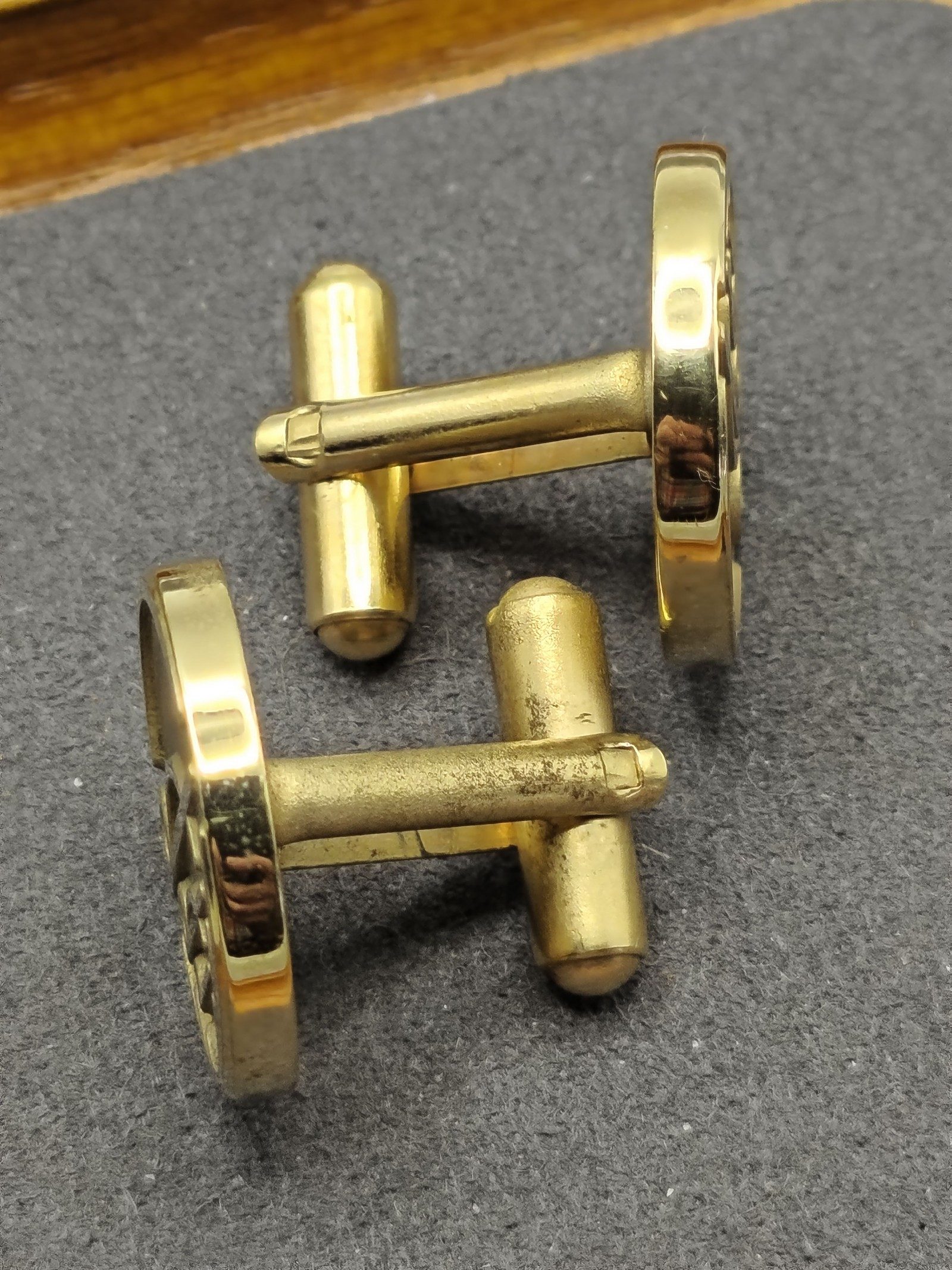 Dunhill Gold Tone Round Cufflinks in Original Presentation Box image 9
