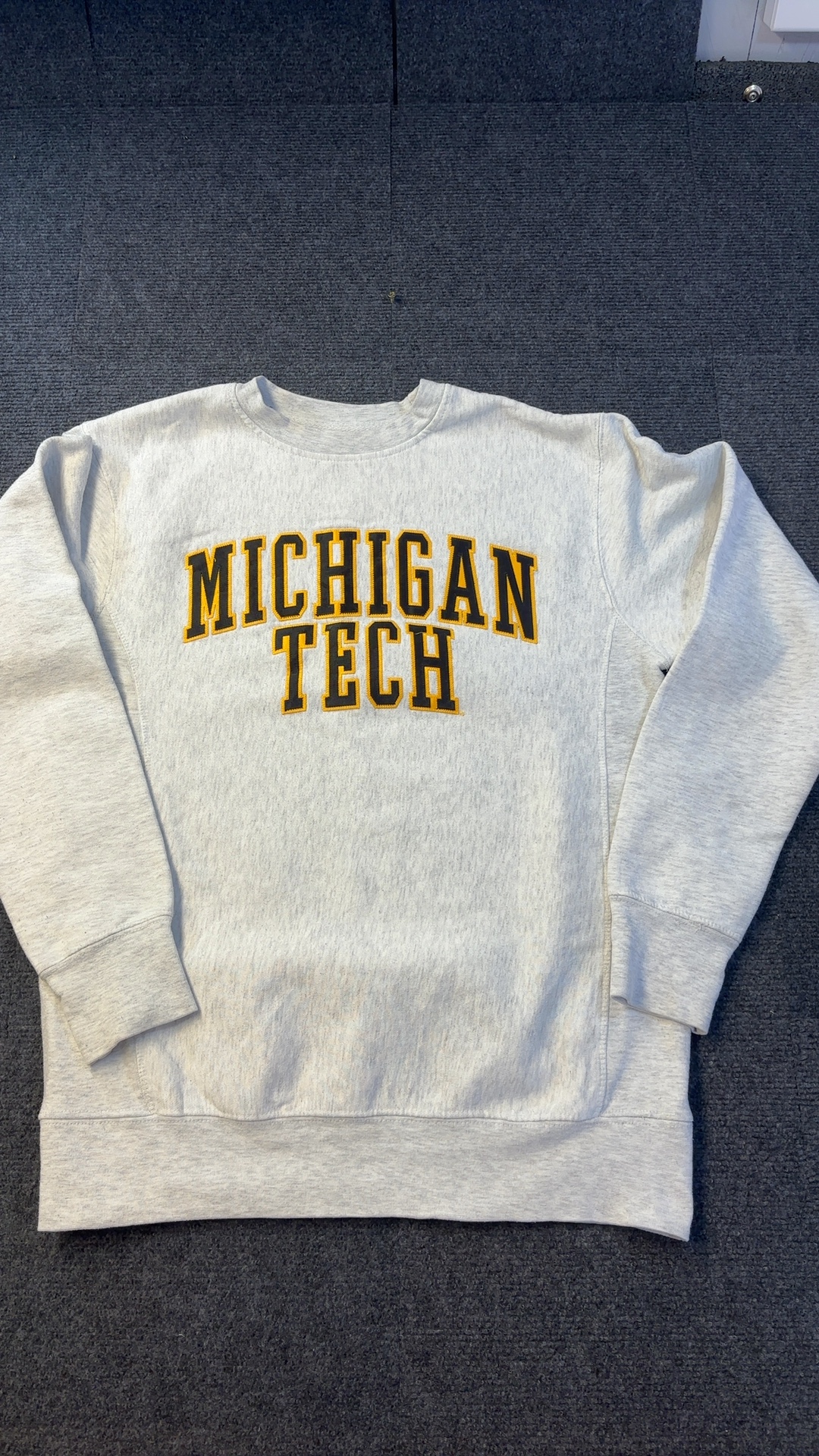 Michigan Tech Grey Cotton Blend Sweatshirt Unisex Small - very good condition image 2
