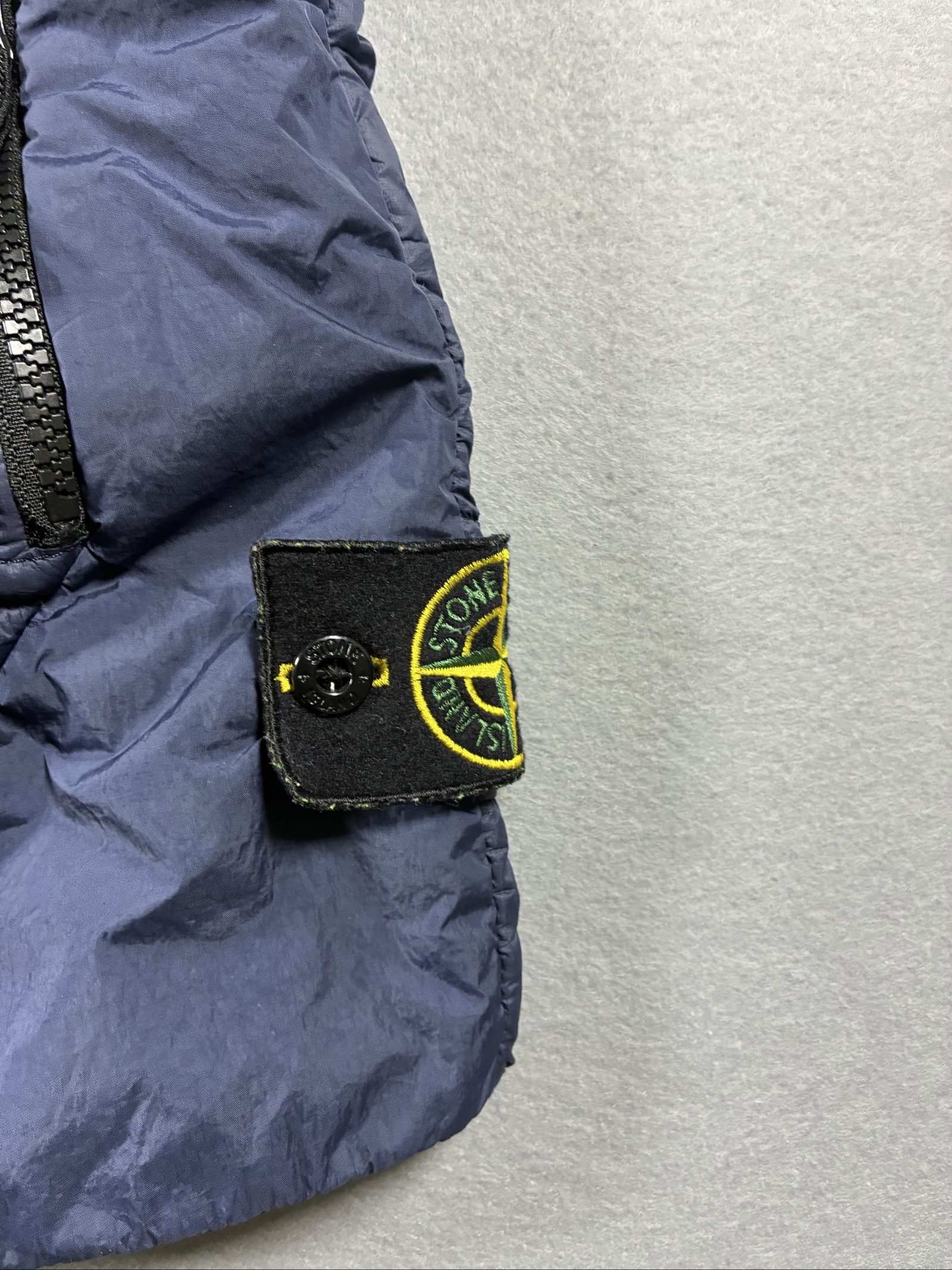 Stone Island Navy Quilted Puffer Gilet Large Reflective Badge image 3