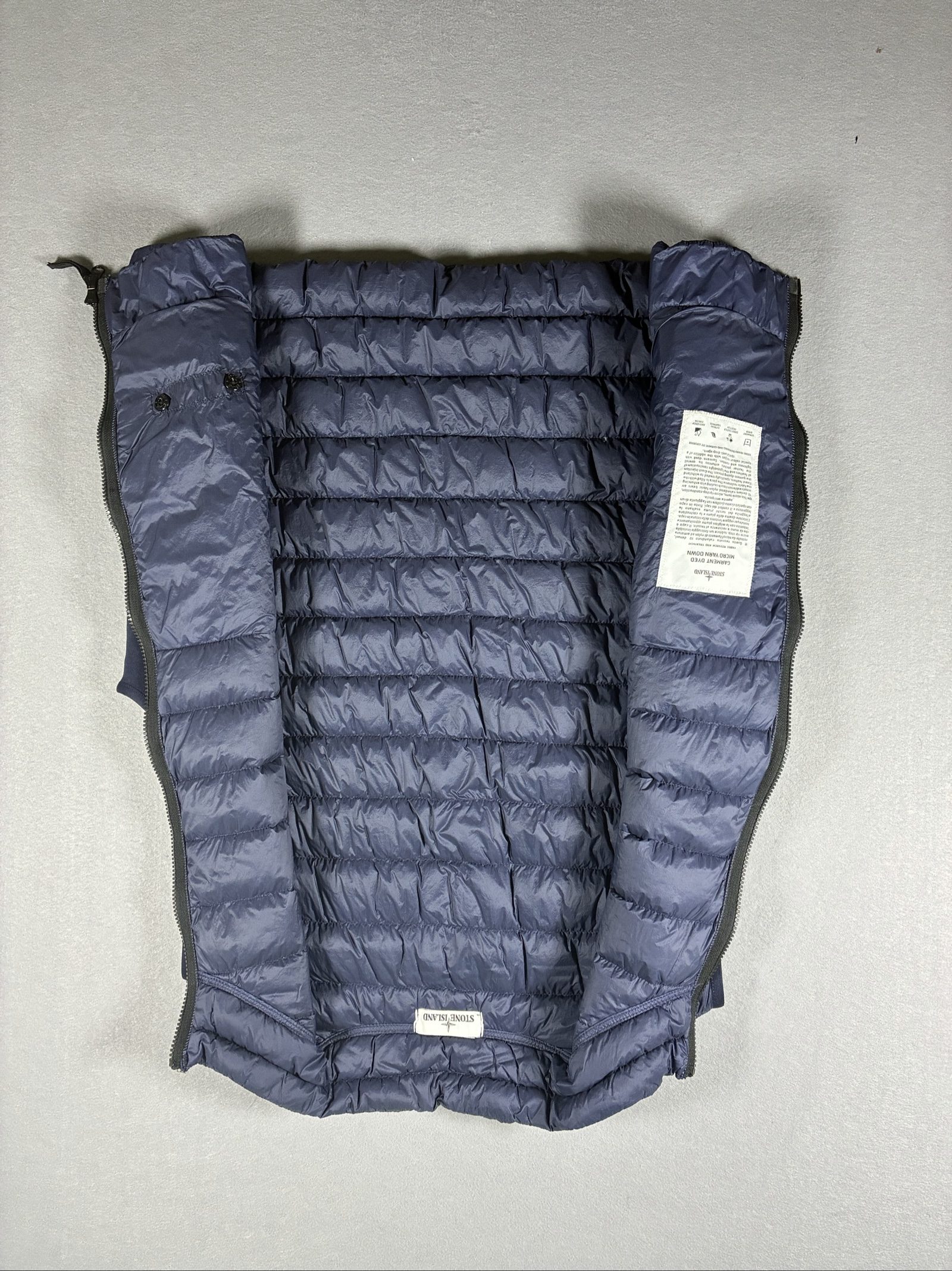 Stone Island Navy Quilted Puffer Gilet Large Reflective Badge image 5
