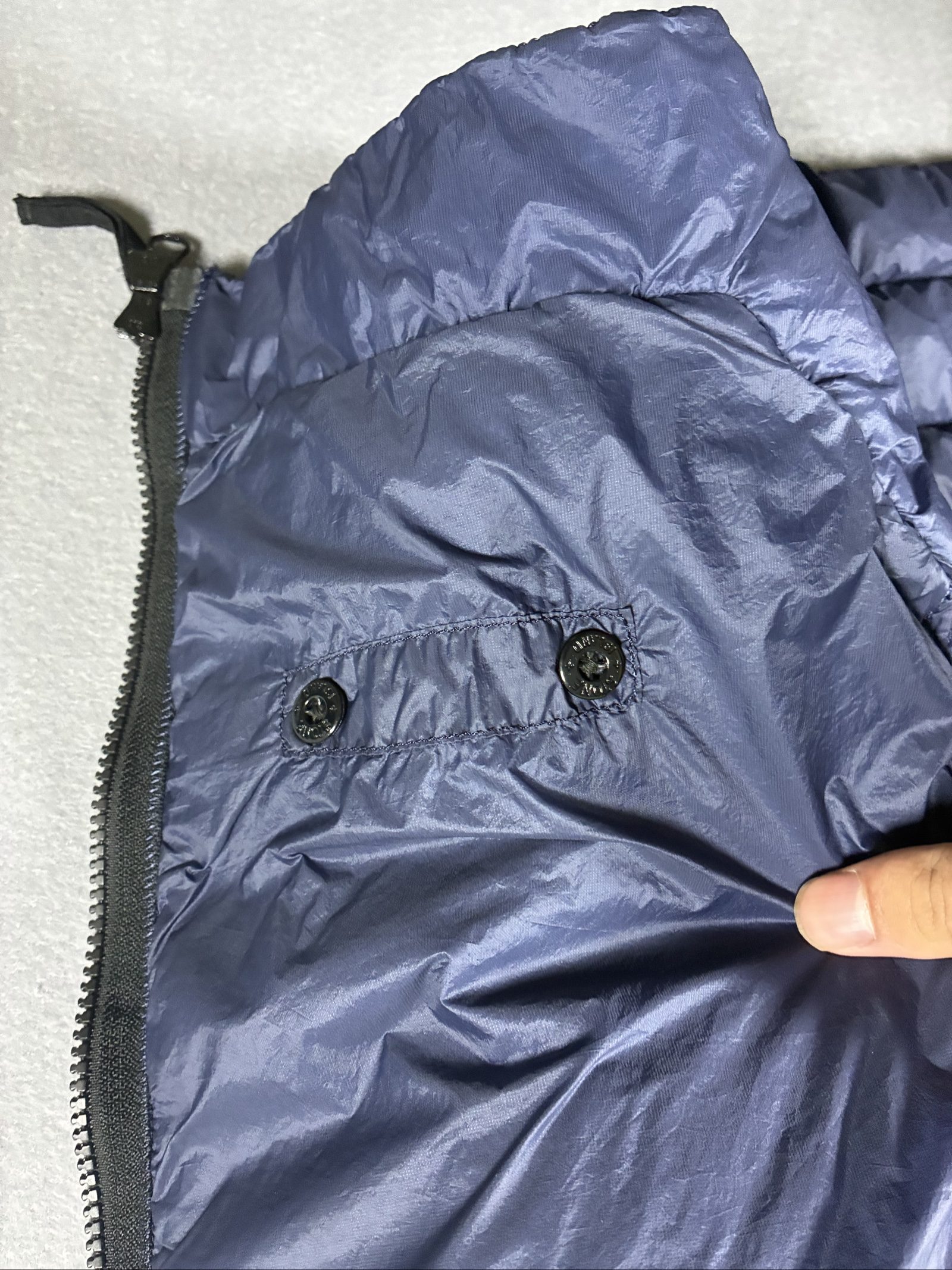 Stone Island Navy Quilted Puffer Gilet Large Reflective Badge image 8