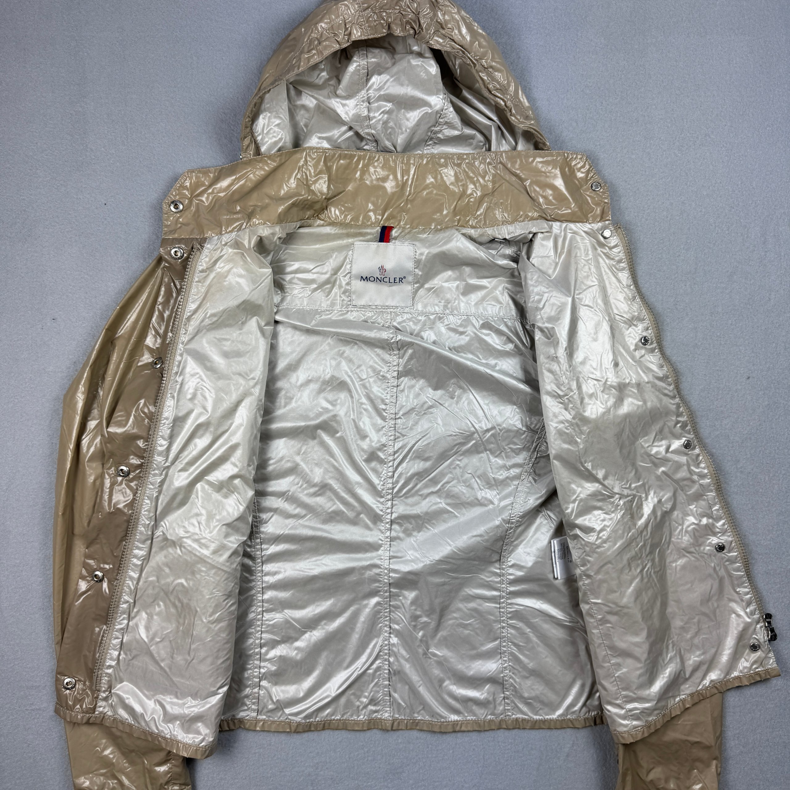 Women`s Moncler Z8E0182 Beige Lightweight Hooded Raincoat Jacket Size 1 / S image 2