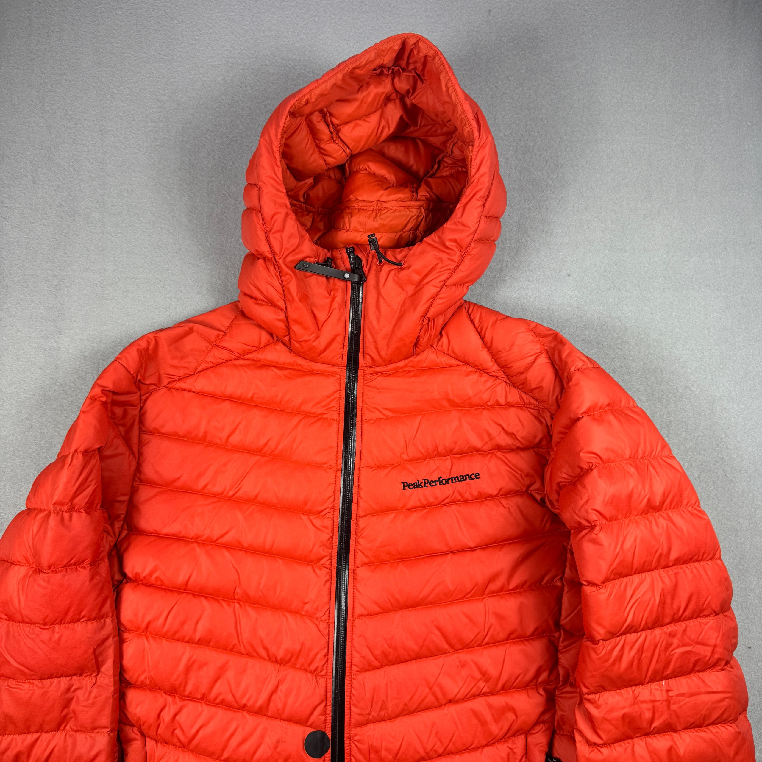 Men`s Peak Performance Frost down H Orange Puffer Jacket Hooded Lightweight Size M image 3