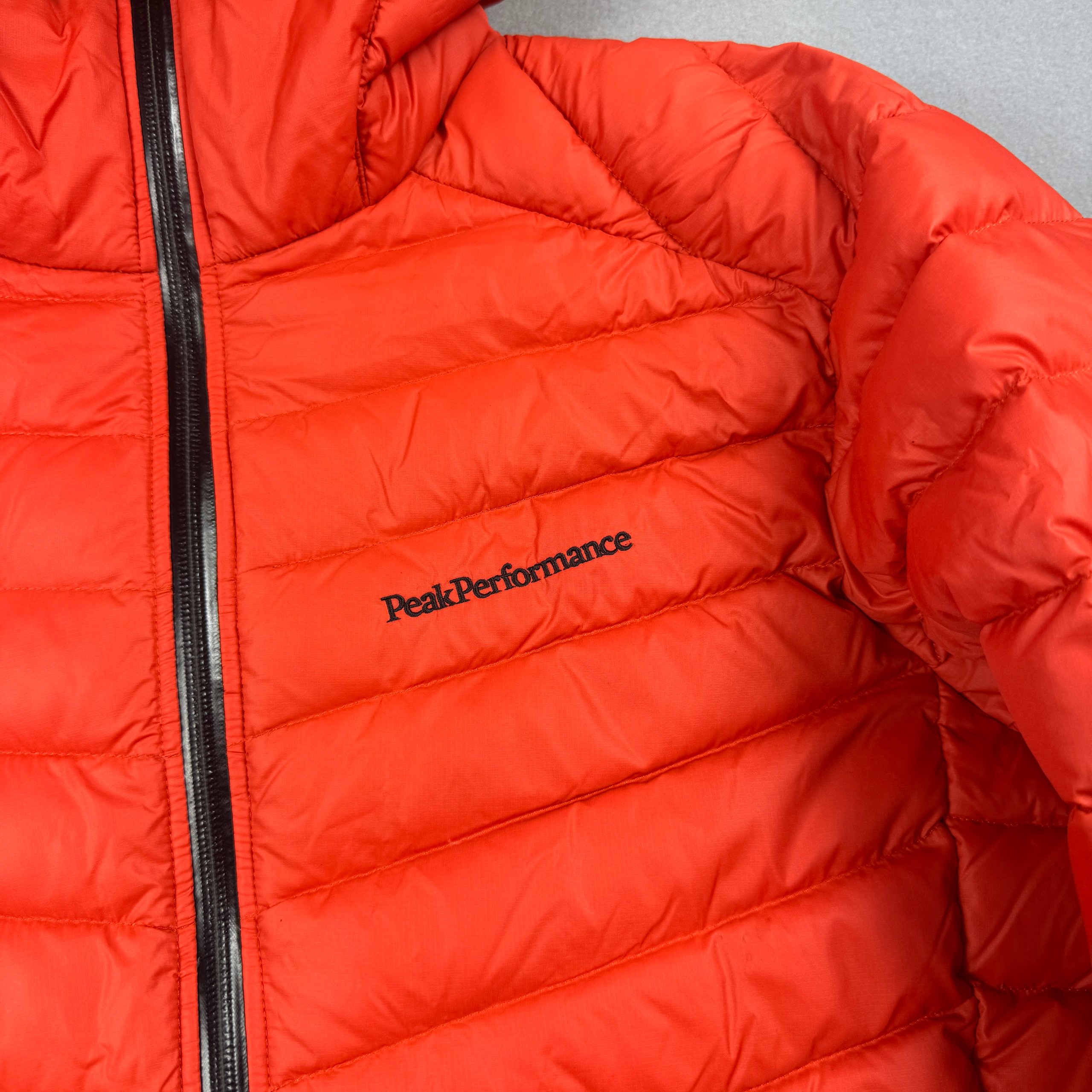 Men`s Peak Performance Frost down H Orange Puffer Jacket Hooded Lightweight Size M image 7