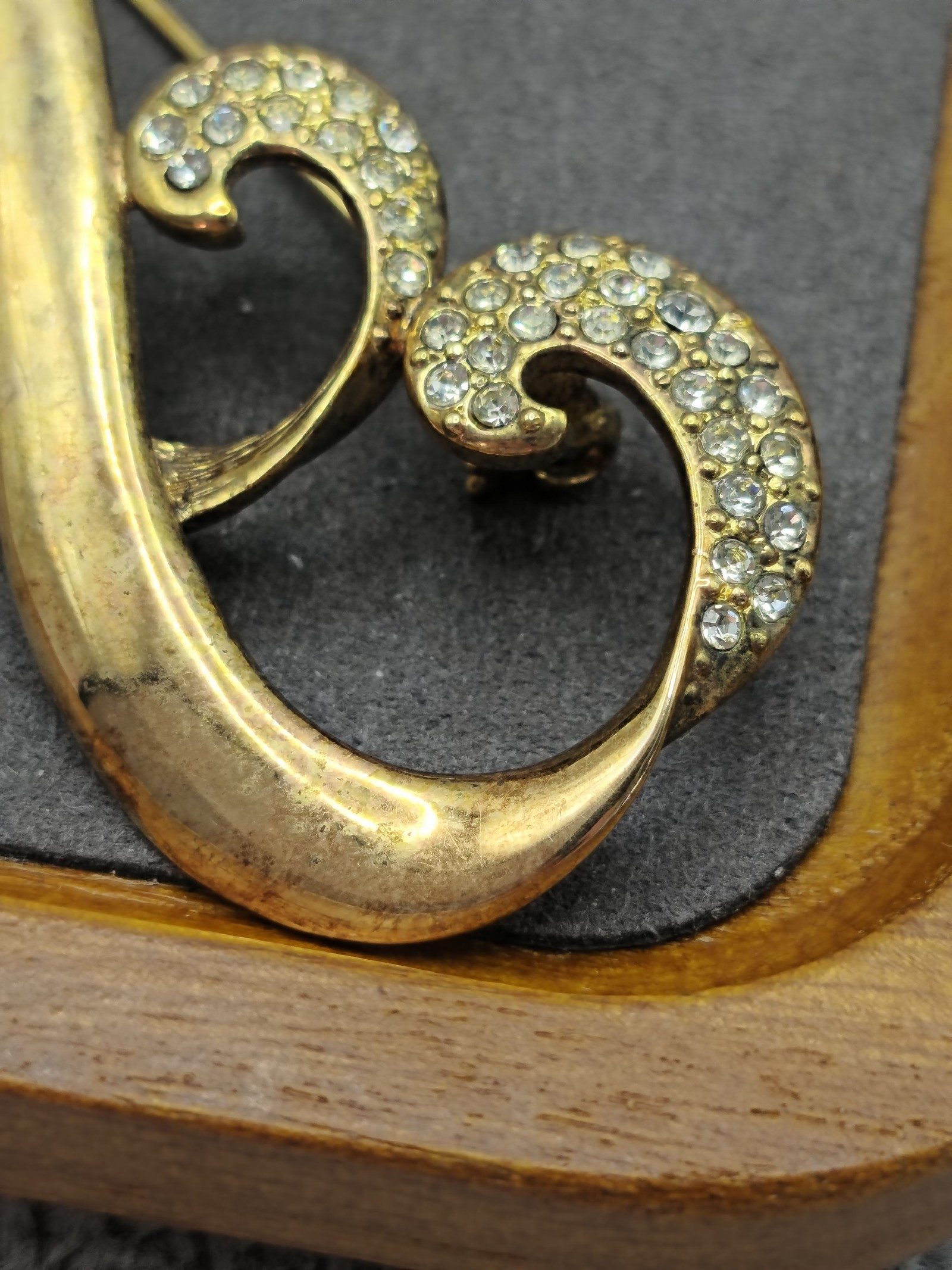 Gold Tone Crystal Decorative Brooch image 3