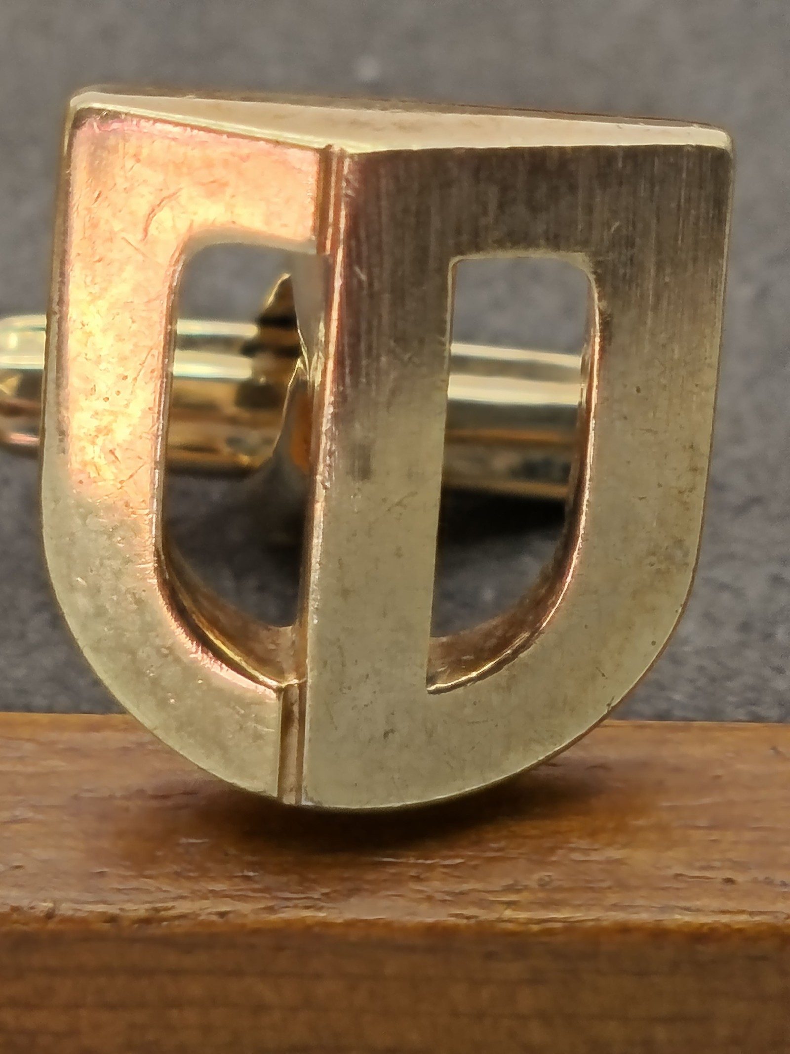 Christian Dior Gold Tone Classic Shield Cufflinks with Presentation Box image 4