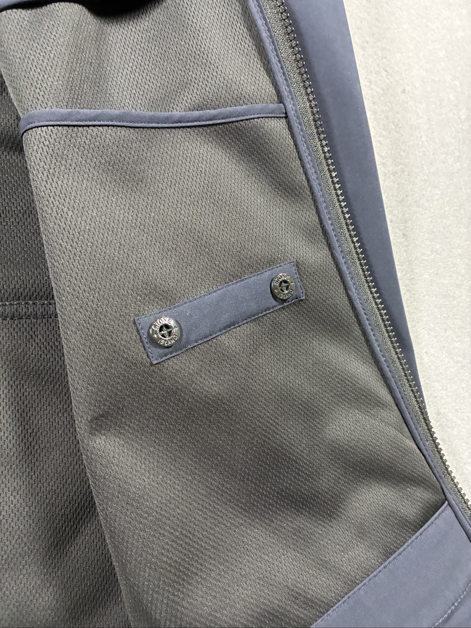 Stone Island Navy Light Soft Shell-R Jacket Large Wind Resistant Breathable image 6