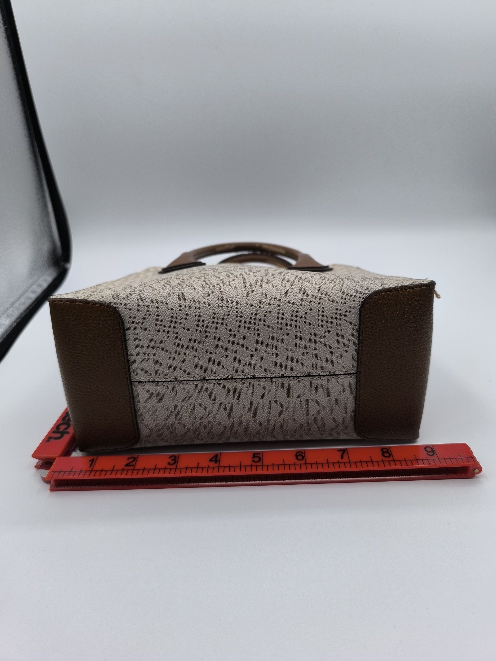 Michael Kors Beige & Brown Logo Print Handbag Medium image 6