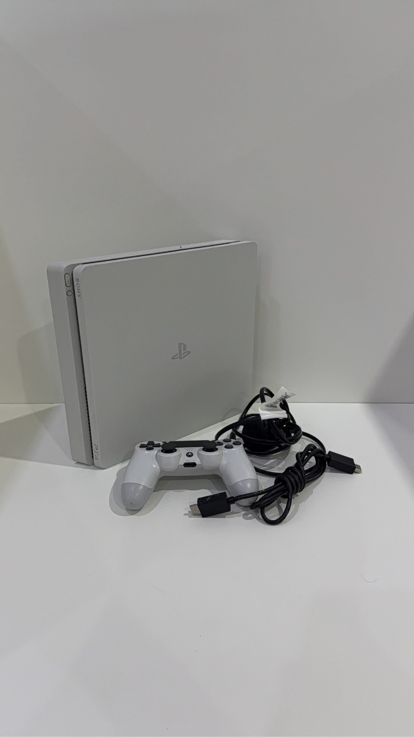 Sony PlayStation 4 PS4 Slim White 500GB Console with Controller & Cables