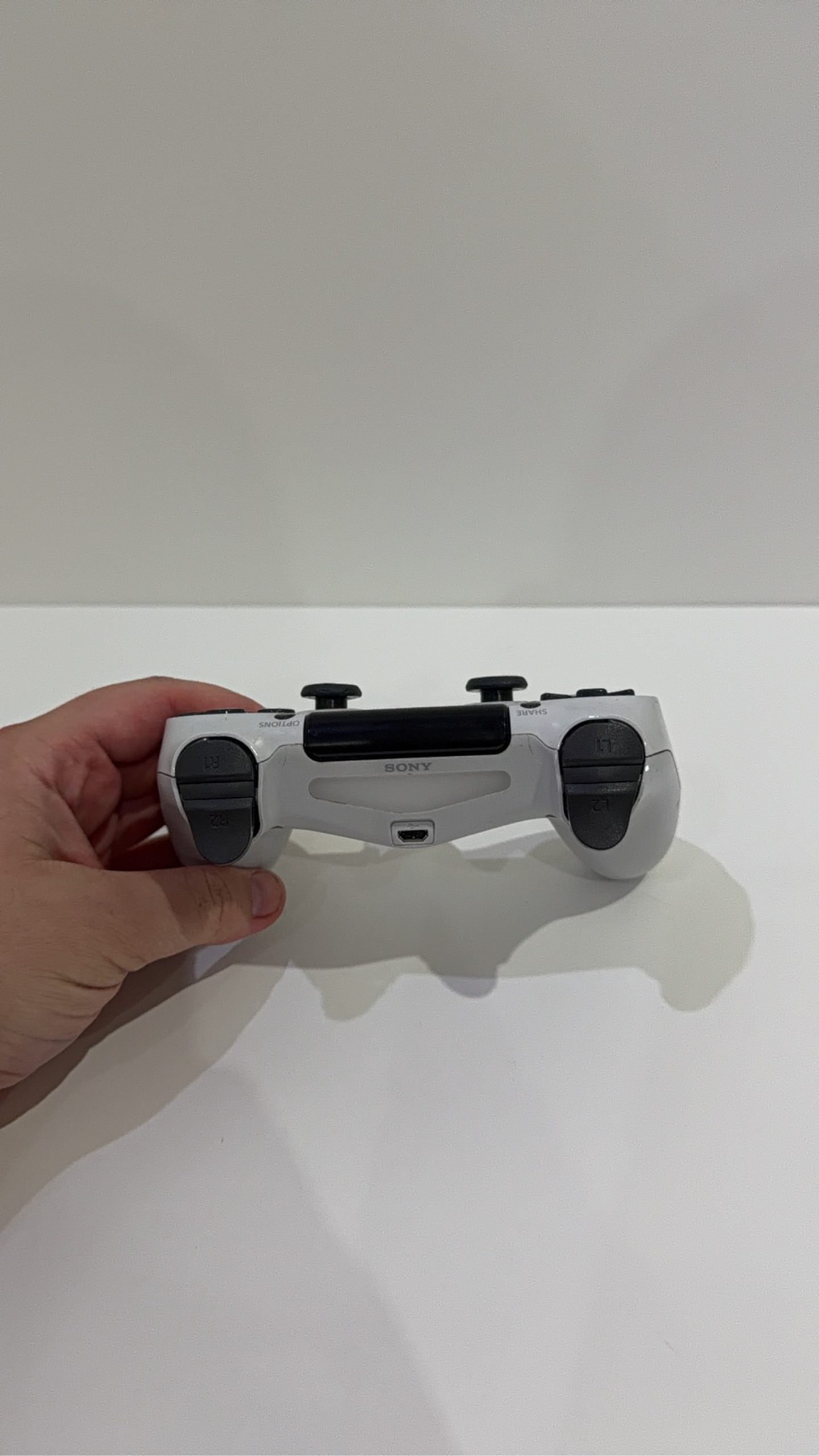 Sony PlayStation 4 PS4 Slim White 500GB Console with Controller & Cables image 8