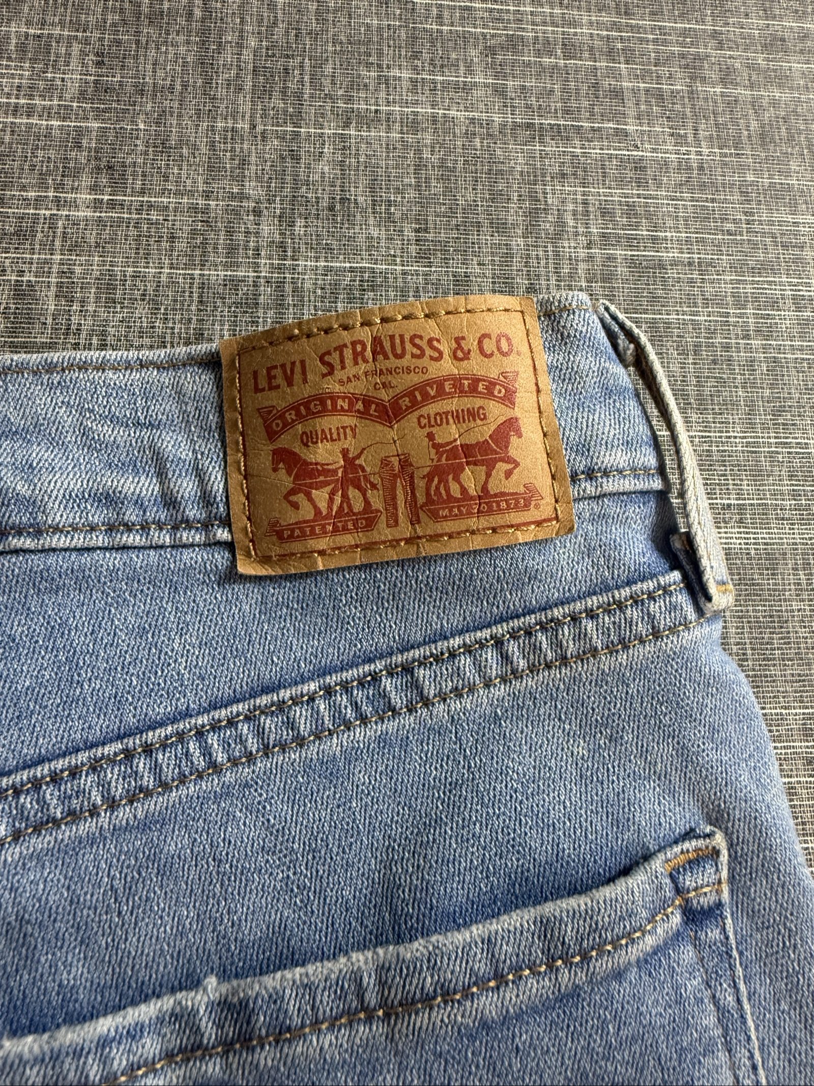 Levi's 724 High Rise Straight Women's Jeans 29 Light Blue Distressed Denim image 7