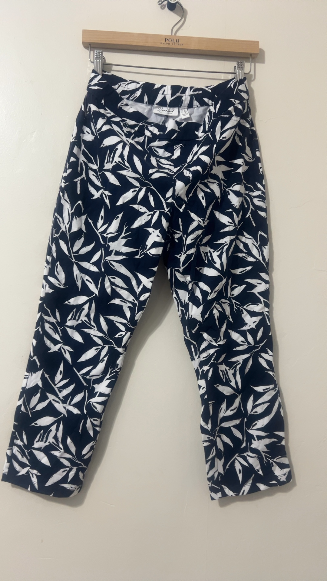Weekend Susan Graver Navy & White Leaf Print Pants Medium Petite image 2
