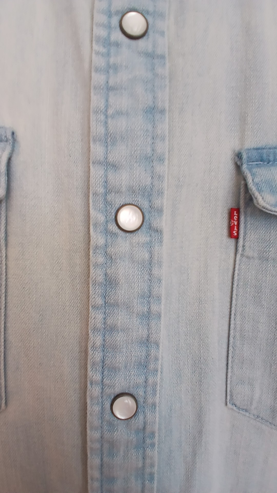 Levi's Men's Light Blue Denim Short Sleeve Vintage Shirt Medium image 4