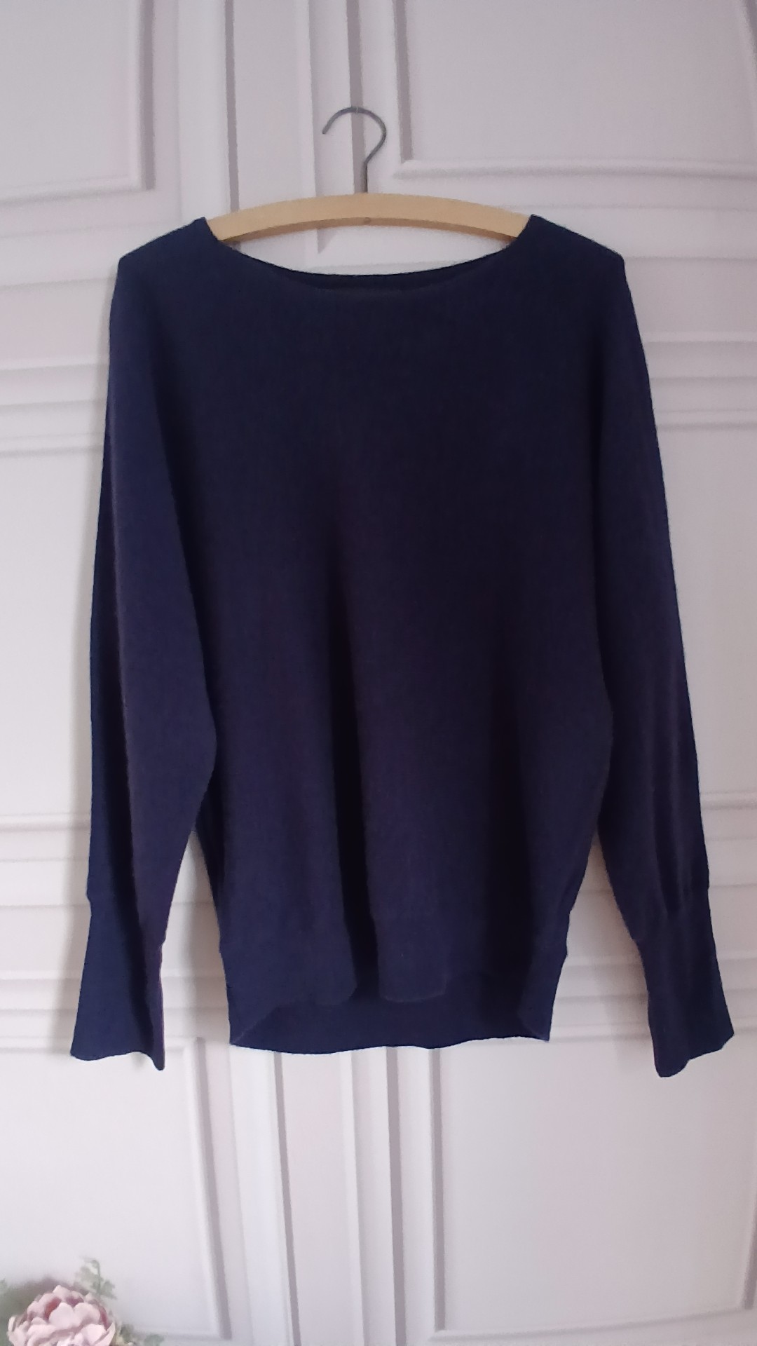 Tahari Navy Women's 100% Cashmere Sweater Medium