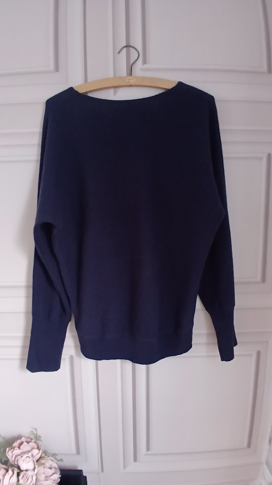 Tahari Navy Women's 100% Cashmere Sweater Medium image 3